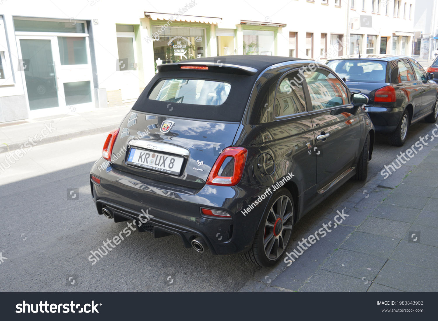 Wallpaper #a819a Front View of Black Fiat 500 Abarth Parked in the Street Editorial