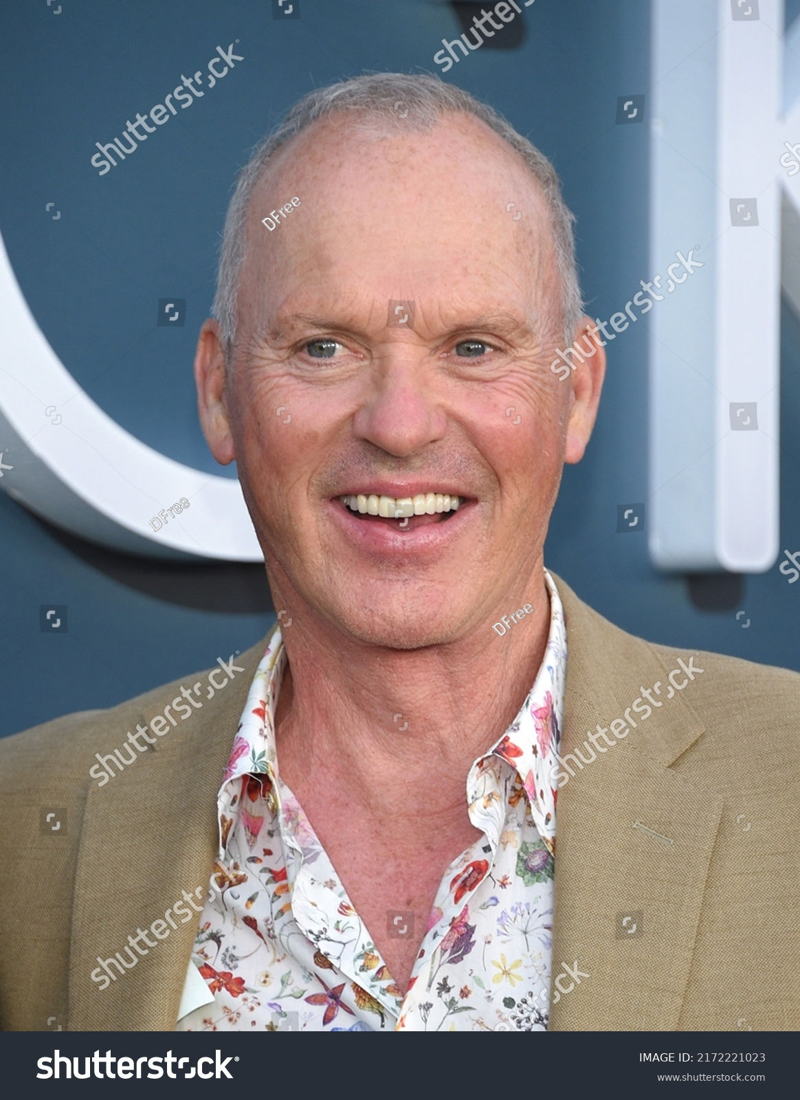 Wallpaper #zWdqCZMBSpphPi3-2s_N385 Michael Keaton Young