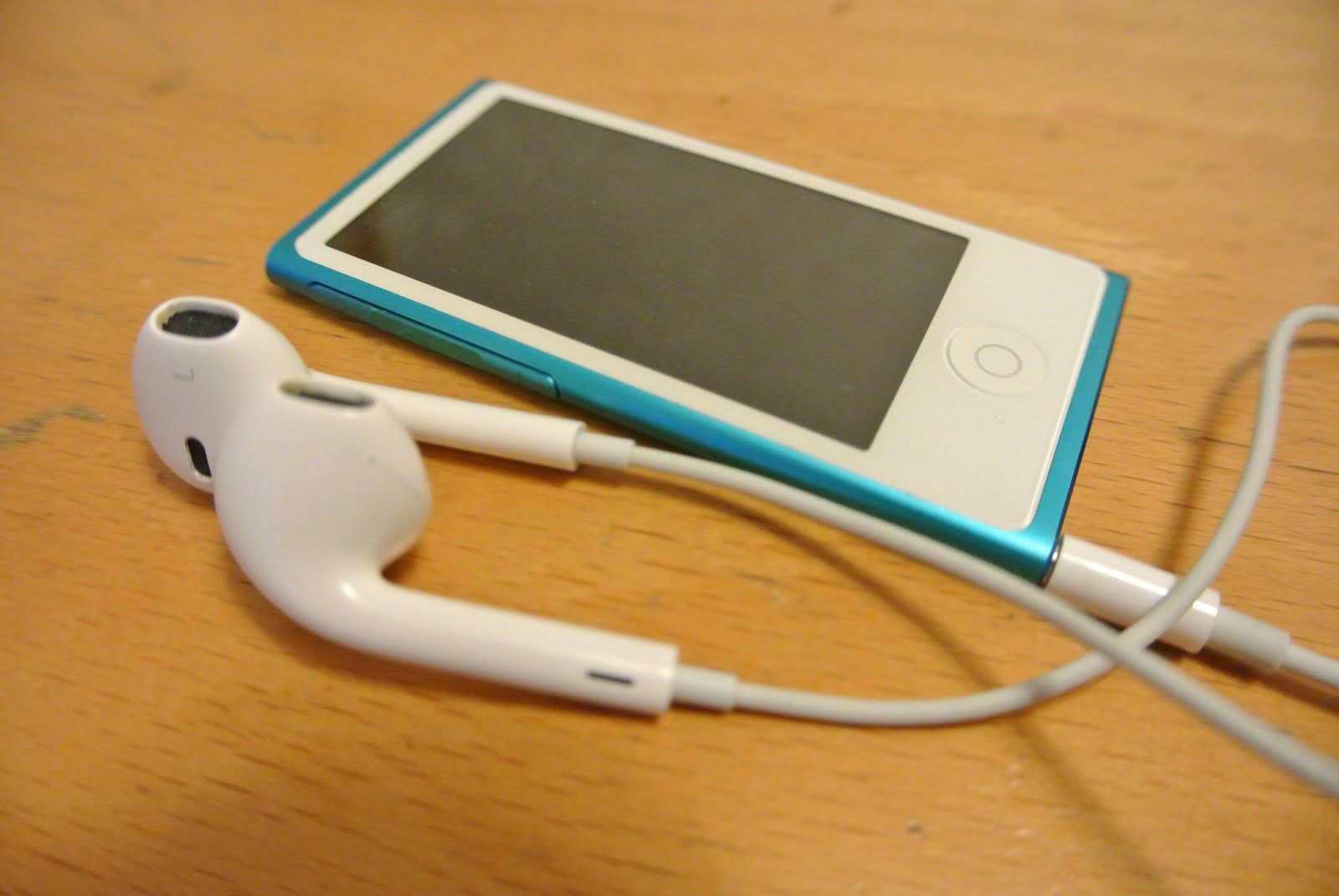 Wallpaper #m1MLNZMBYjRkjcHs_-ju295 7th Generation iPod Nano Review Previous Magazine