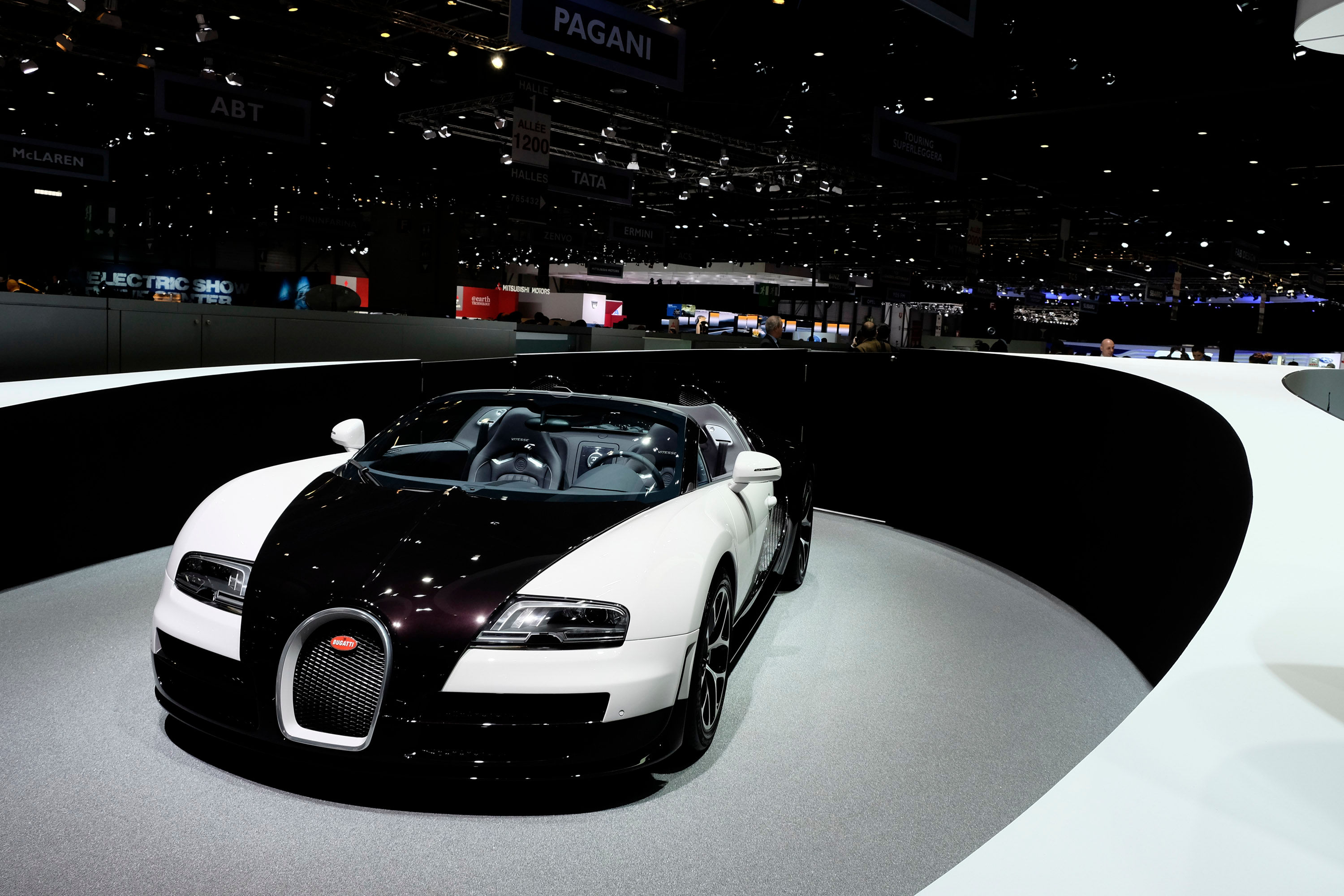 Wallpaper #ImhEGZMBSpphPi3-mhZ2272 Bugatti Vitesse Geneva 2014 Picture 1 of 9