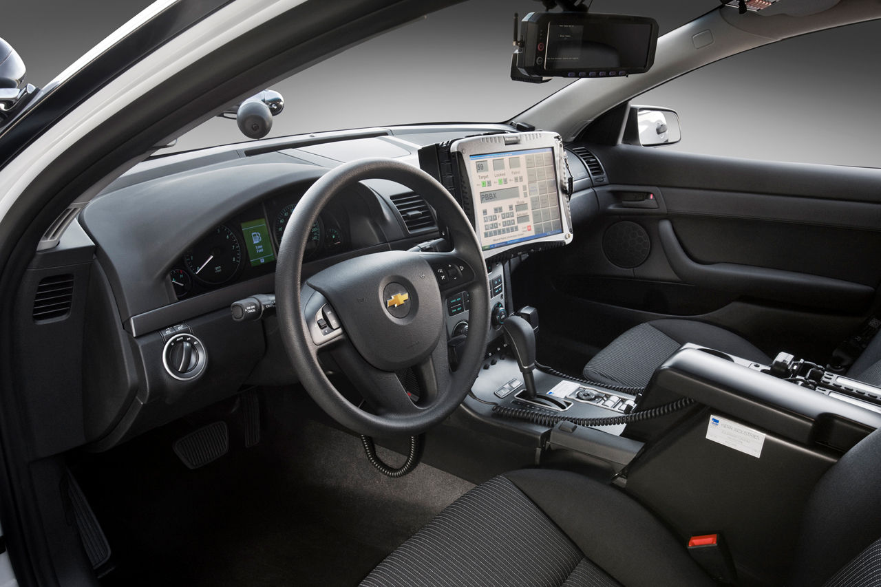 Wallpaper #_Ge9BZMBSpphPi3-XL2Z32 2011 Chevrolet Caprice Police Car Interior Dash Automotive Addicts