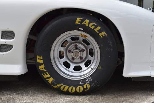Wallpaper #4mfo85IBSpphPi3-b3er67 Pontiac Firebird Iroc Racecar Wire Wheel of Vero Beach Fl
