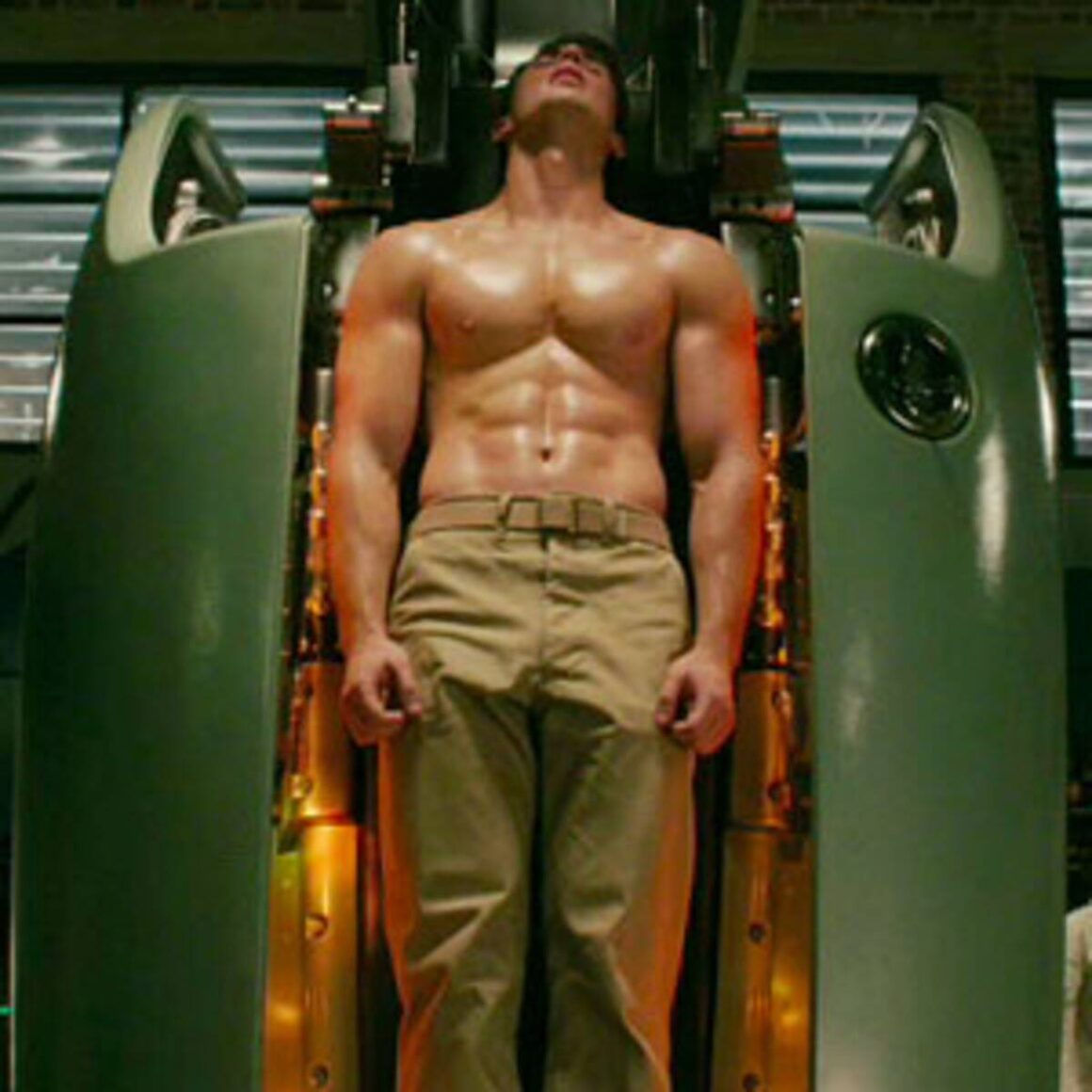 Wallpaper #12hxHJMBSpphPi3-HCIZ267 Chris Evans Week Shirtless Photo Roundup Socialite Life