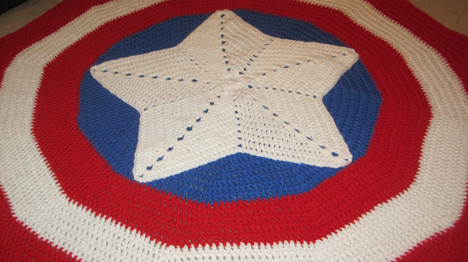 Wallpaper #AGipIZMBSpphPi3-ETHu8 Crochet Captain America Shield Inspired Blanket