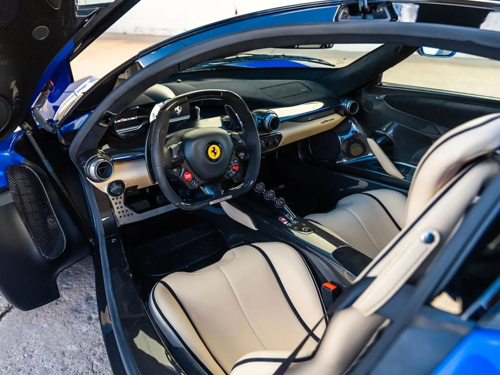 Wallpaper #dJ_uWZMBcUVgGJNourKr268 Ferrari Laferrari Exclusiva Esta a Venda Por Mais De R 24 Milhoes