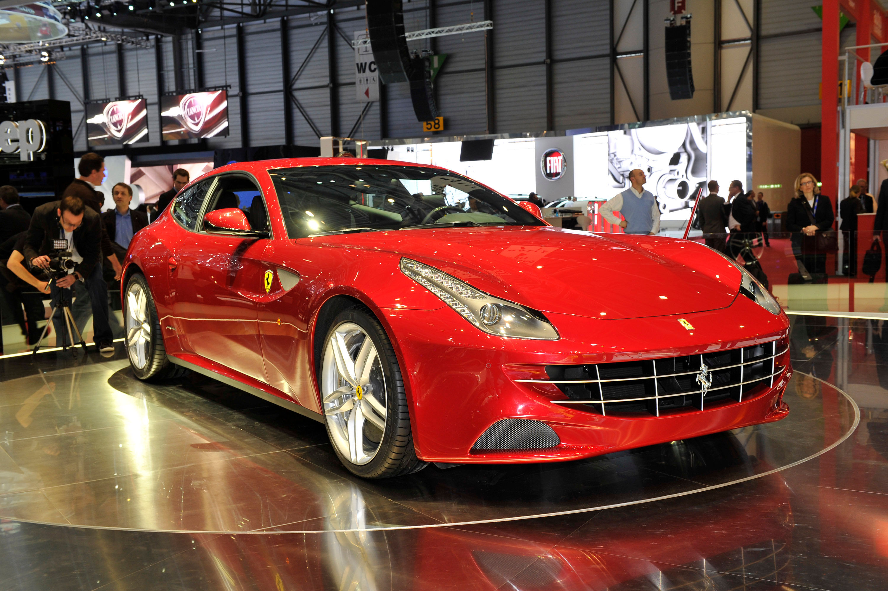 Wallpaper #YXM5io4BFI5NbQksKyIQ33 Ferraris 4wd System in Ff Video