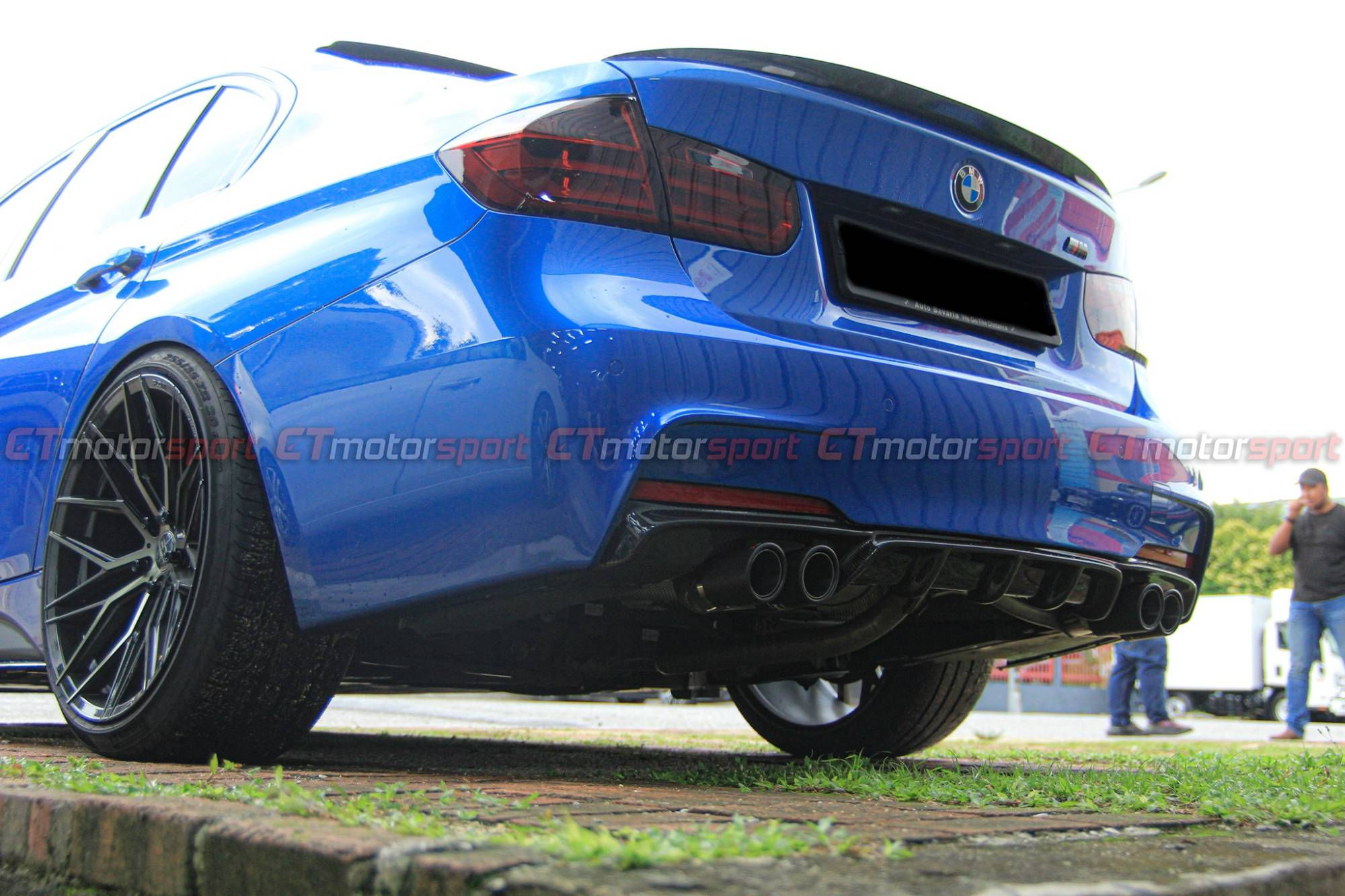 Wallpaper #U2hHHJMBSpphPi3-LiIv97 BMW F30 3 Series Installed M Performance Carbon Fiber Diffuser