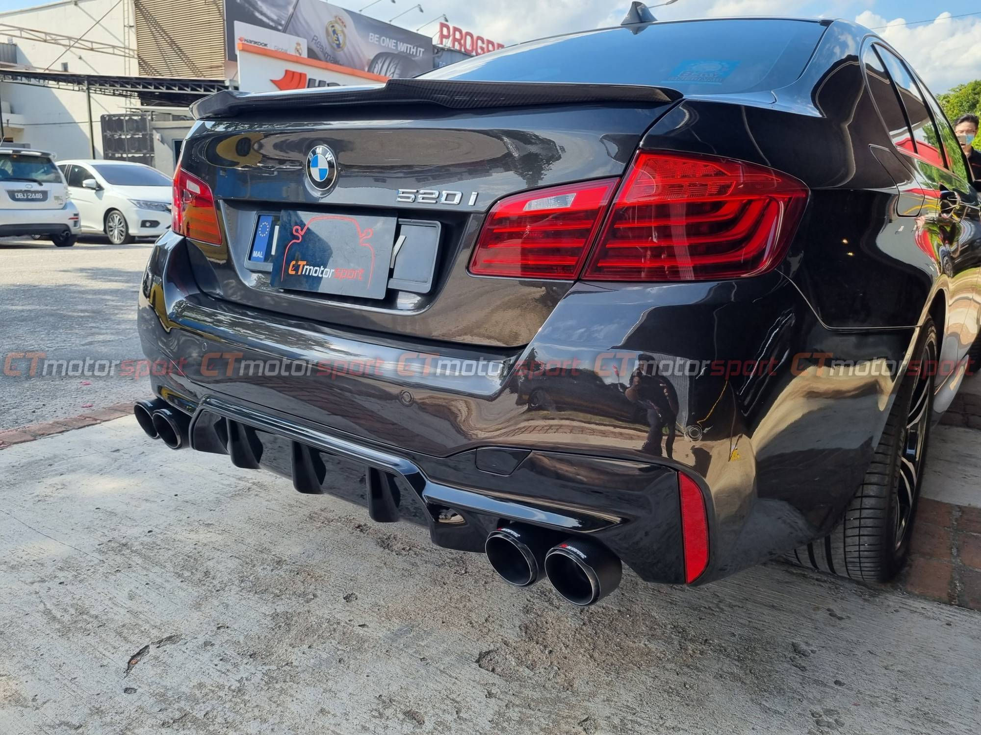 Wallpaper #82fI-JIBSpphPi3-voof240 BMW F10 5 Series Installed Full Conversion G30 M5 Facelift Bodykit
