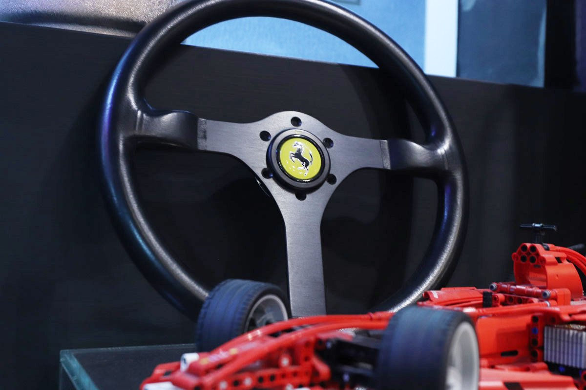 Wallpaper #sxm9MY8BtGB6xQ78N5Yf27 Ferrari F40 Steering Wheel with Horn Button Like New Car Farm