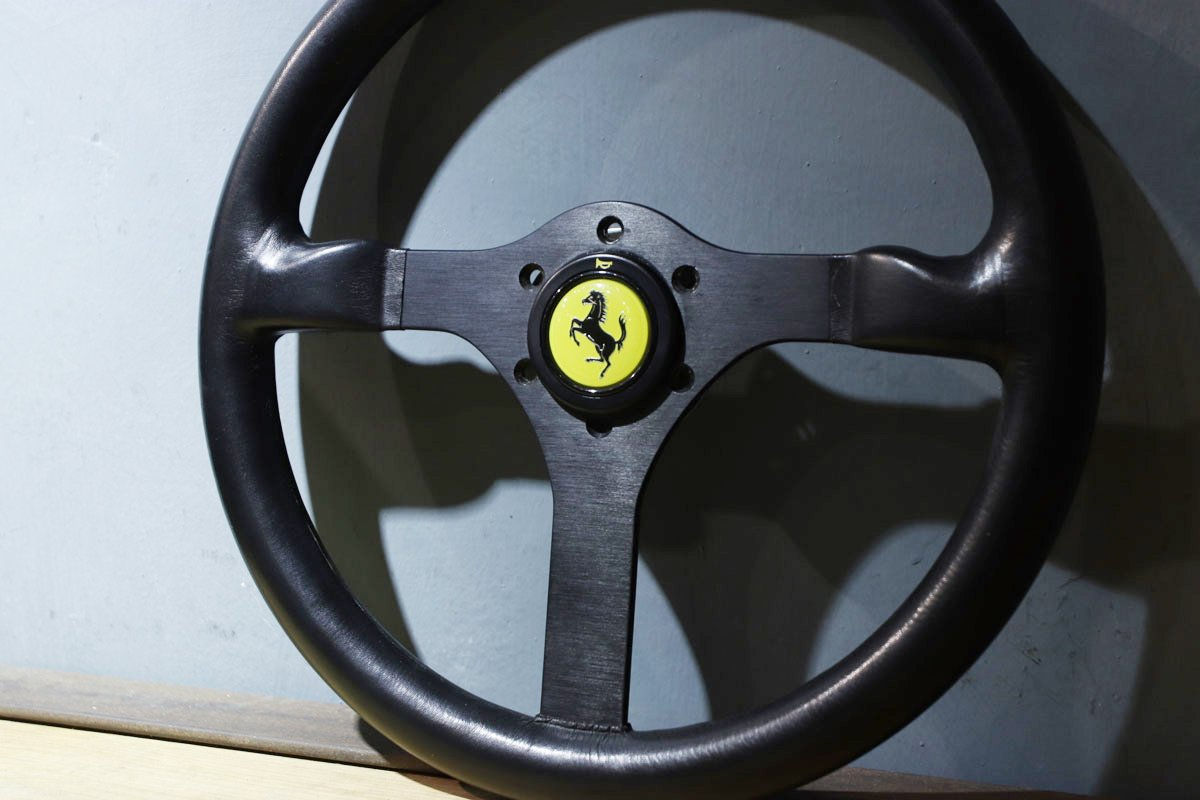Wallpaper #sxm9MY8BtGB6xQ78N5Yf31 Ferrari F40 Steering Wheel with Horn Button Like New Car Farm
