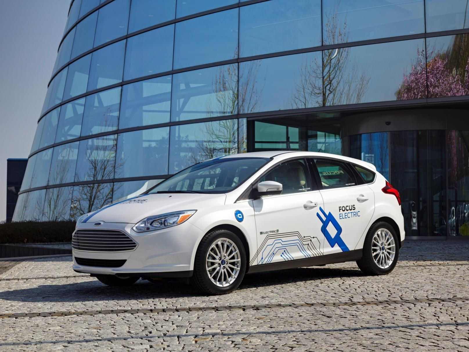 Wallpaper #uxm2LI8BtGB6xQ78WJBI25 Ford Expands Godrive Car Sharing Trial in London with Focus Electric
