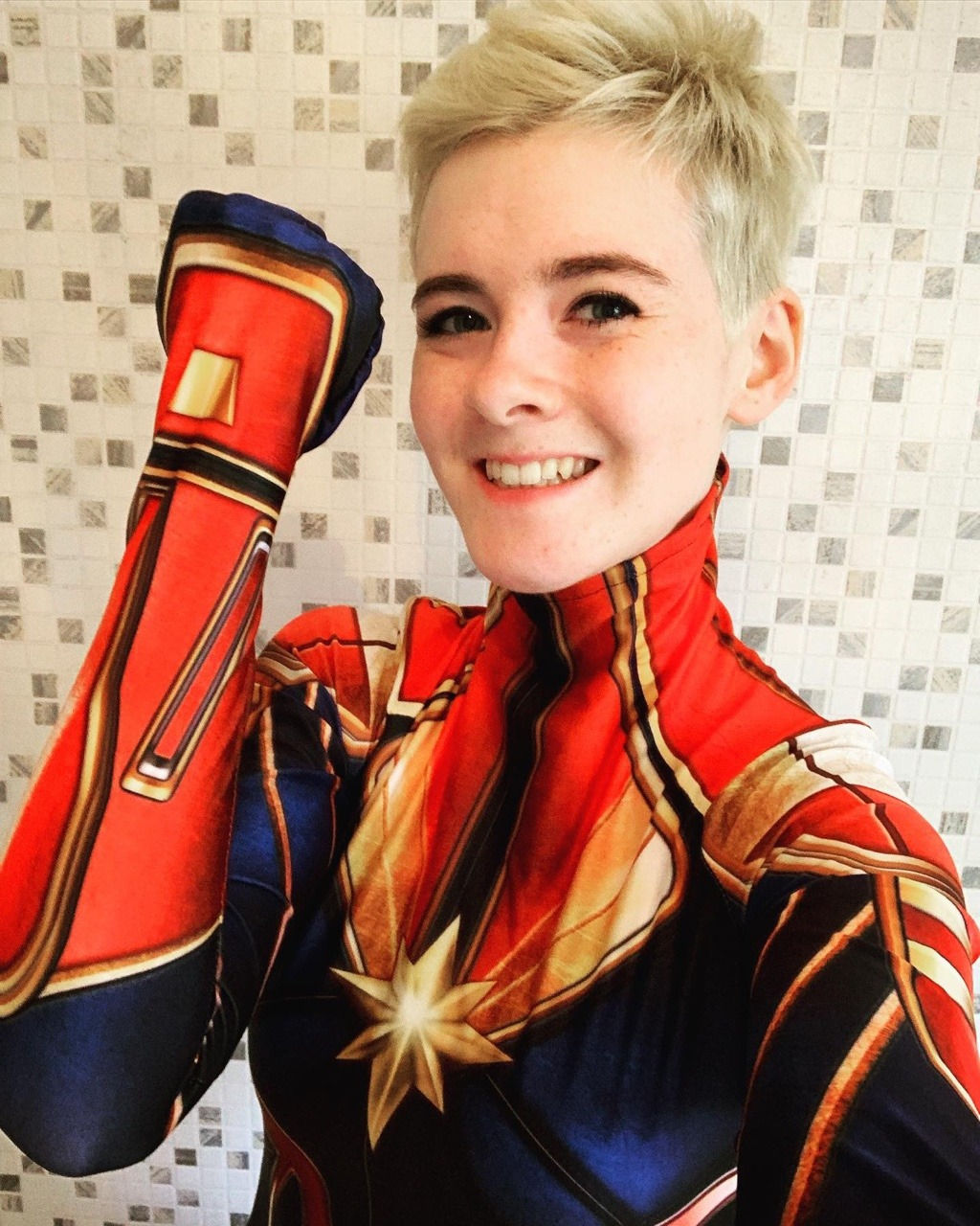 Wallpaper #qjELNpMB5zzyi_yYO1iF188 Captain Marvel Cosplay on Tumblr