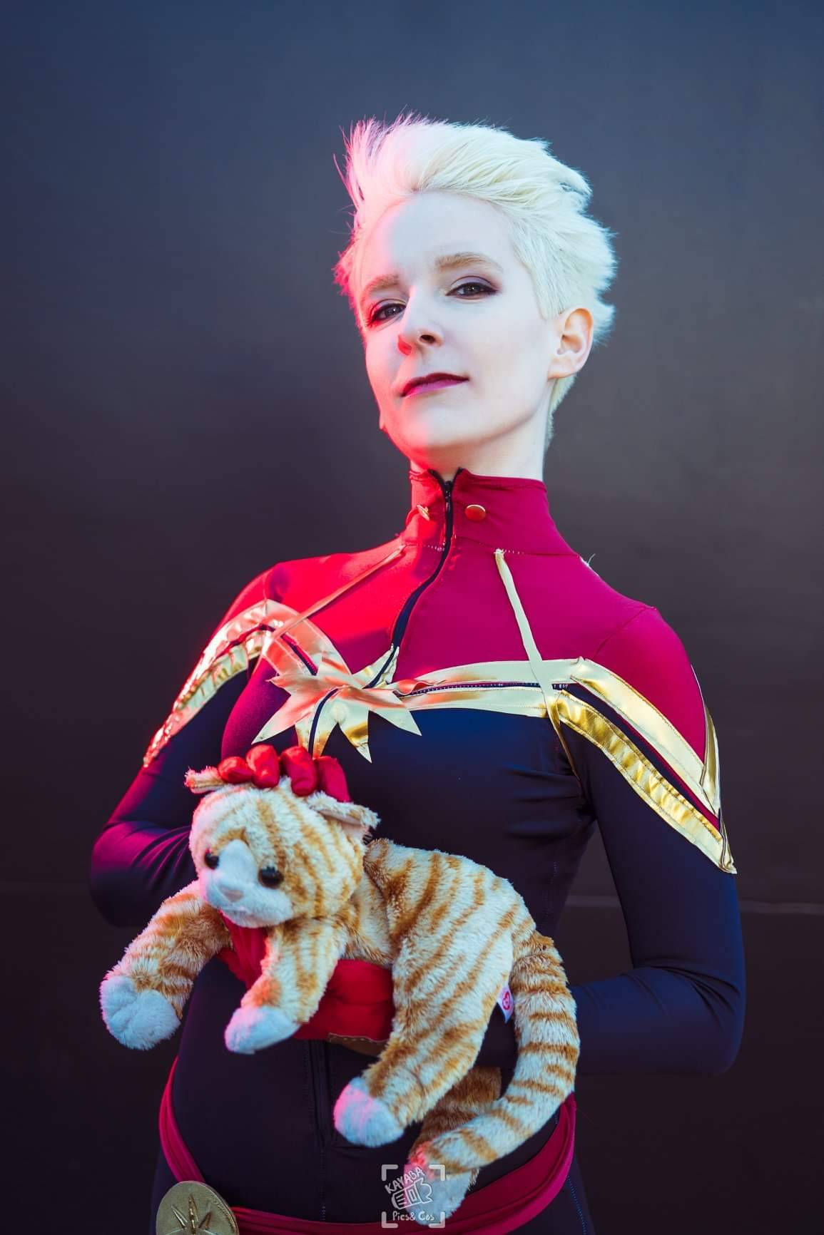 Wallpaper #qjELNpMB5zzyi_yYO1iF74 Captain Marvel Cosplay on Tumblr