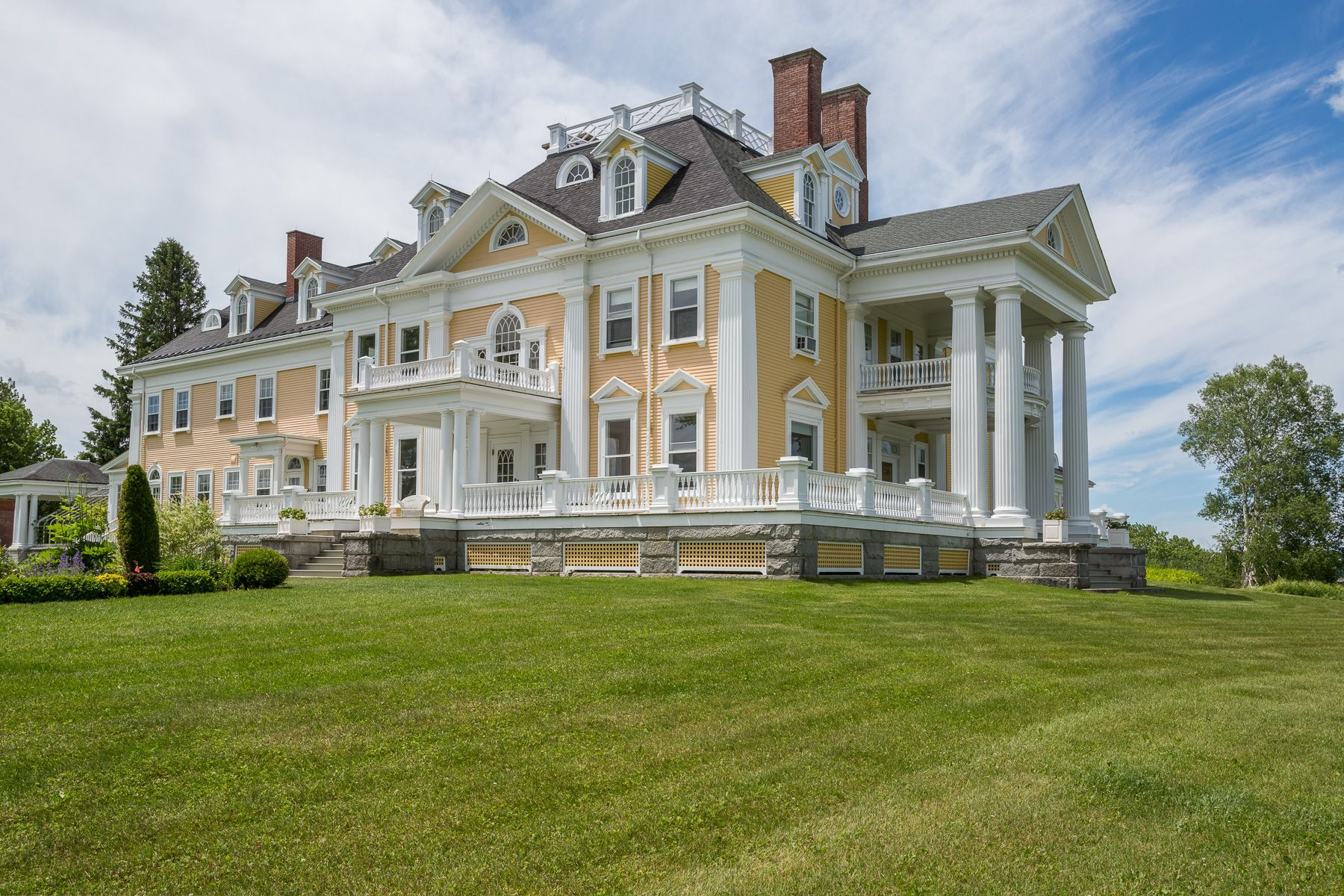 Wallpaper #yWj9H5MBSpphPi3-hyzx130 A Stately Colonial Style Mansion in Burke Vermont is on the Market