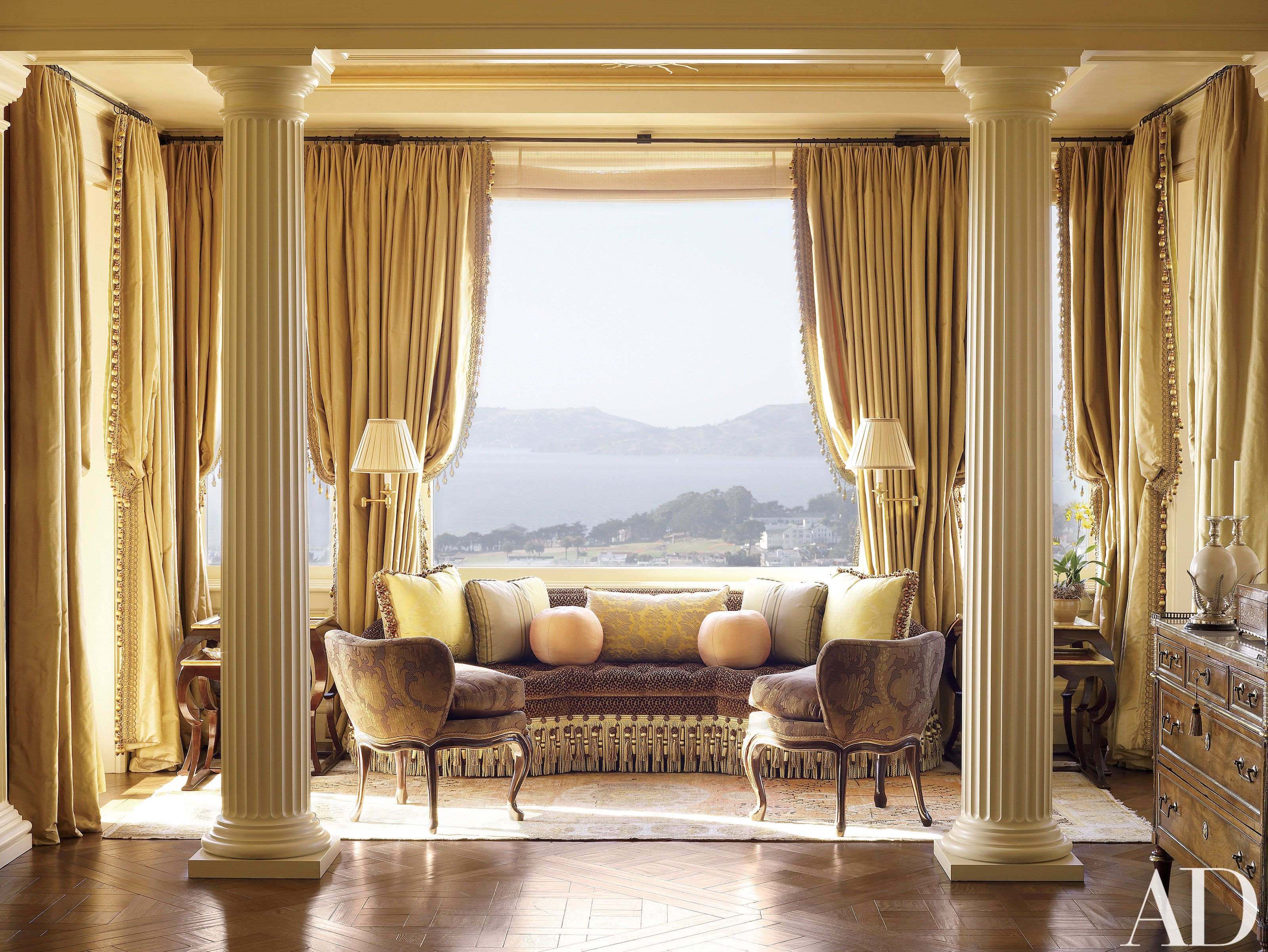 Wallpaper #qJy34JIBZHQxiYara7ci52 A Neoclassical Style Residence in San Francisco is Refreshed with Eleg