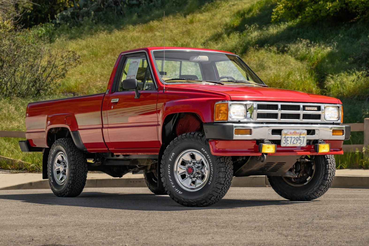 Wallpaper #V2hQG5MBSpphPi3-2h-I254 1986 Toyota Pickup Sr5 4x4 5 Speed for Sale on Bat Auctions Closed on