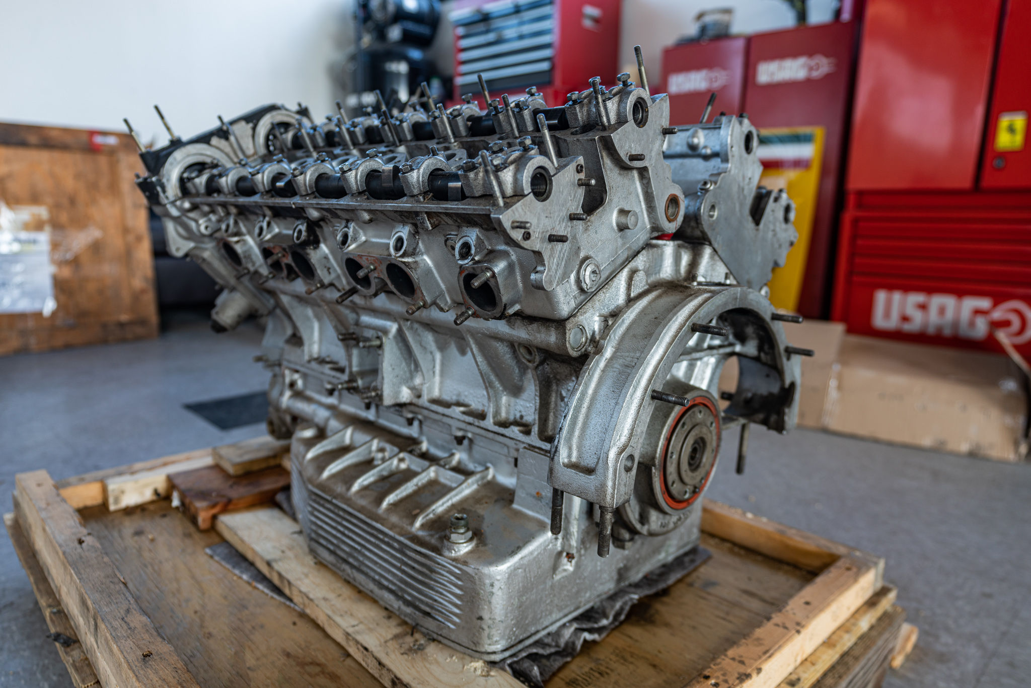 Wallpaper #4wPYYpMBpyOg8YnECdOg122 V12 Engine