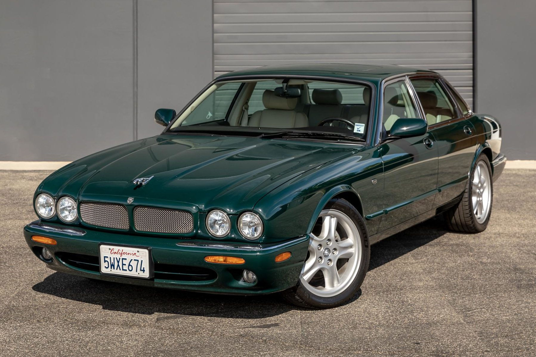 Wallpaper #pmebAZMBSpphPi3-Dqtr82 1998 Jaguar Xjr for Sale on Bat Auctions Sold for 13500 on August