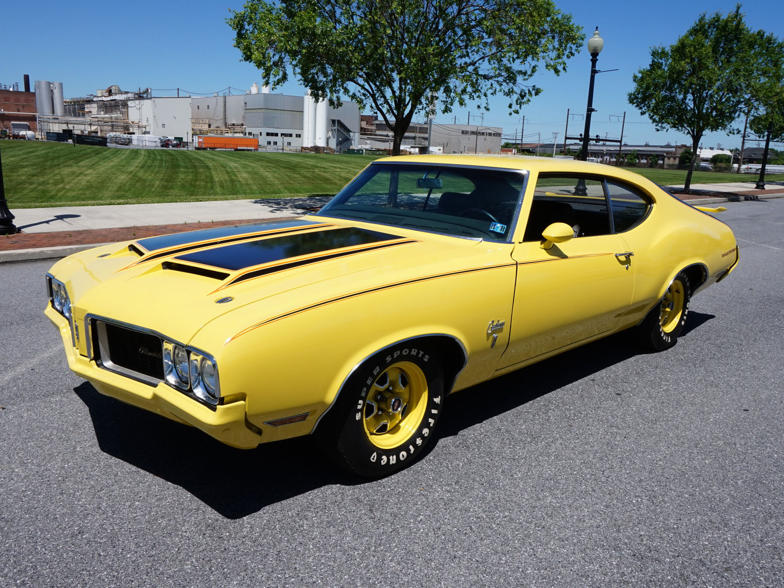 Wallpaper #fBmQN48BtGB6xQ78oKbU32 1970 Oldsmobile Cutlass S Holiday Coupe Rallye 350 4 Speed for Sale on