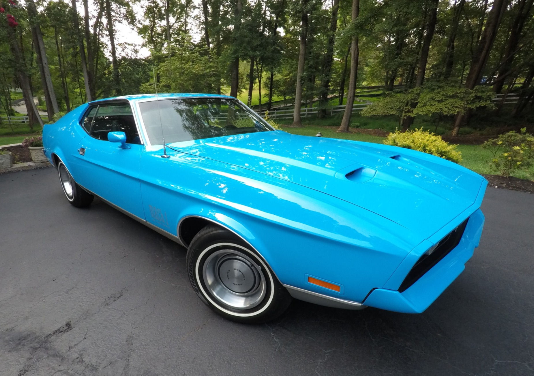 Wallpaper #QAPuZpMBpyOg8YnE0tzH17 Mach 1 Grabber Blue