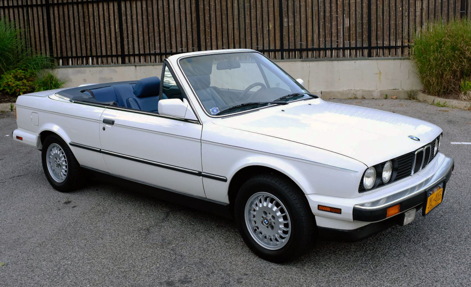 Wallpaper #vLhw25IBJvJKYCmEE_b3337 No Reserve 1990 BMW 325i Convertible 5 Speed for Sale on Bat Auctions