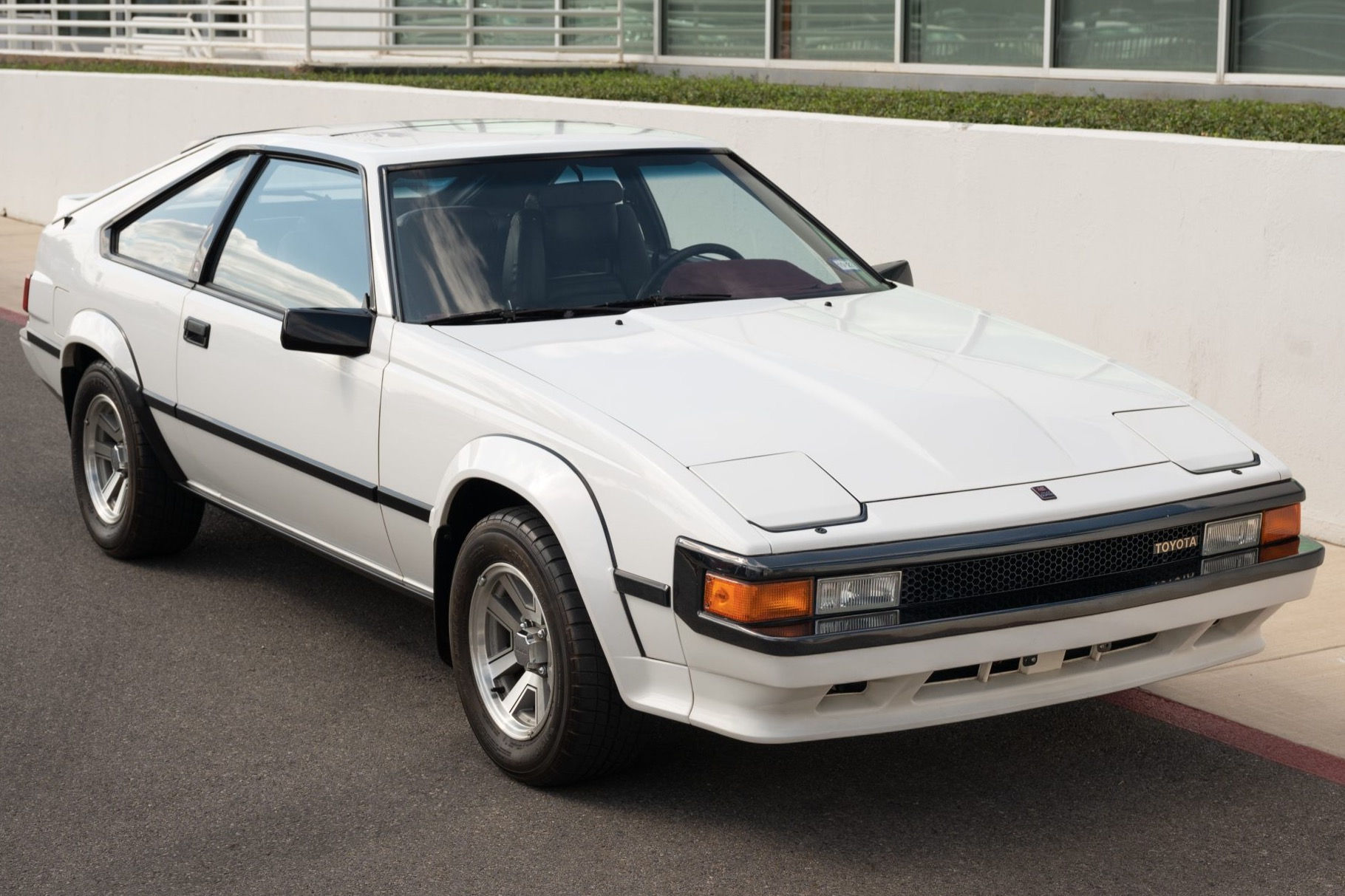 Wallpaper #nGenDZMBSpphPi3-m-az122 30l Powered 1985 Toyota Supra 5 Speed for Sale on Bat Auctions Sold