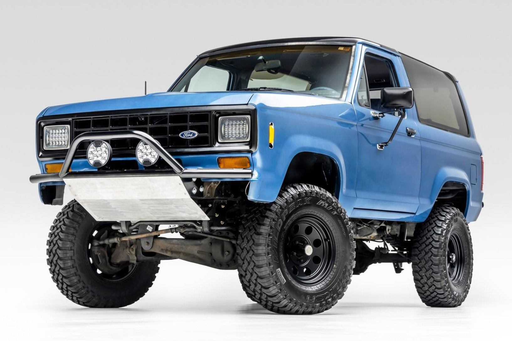 Wallpaper #WmfpA5MBSpphPi3-7rX5375 No Reserve Modified 1987 Ford Bronco Ii 5 Speed 4x4 for Sale on Bat