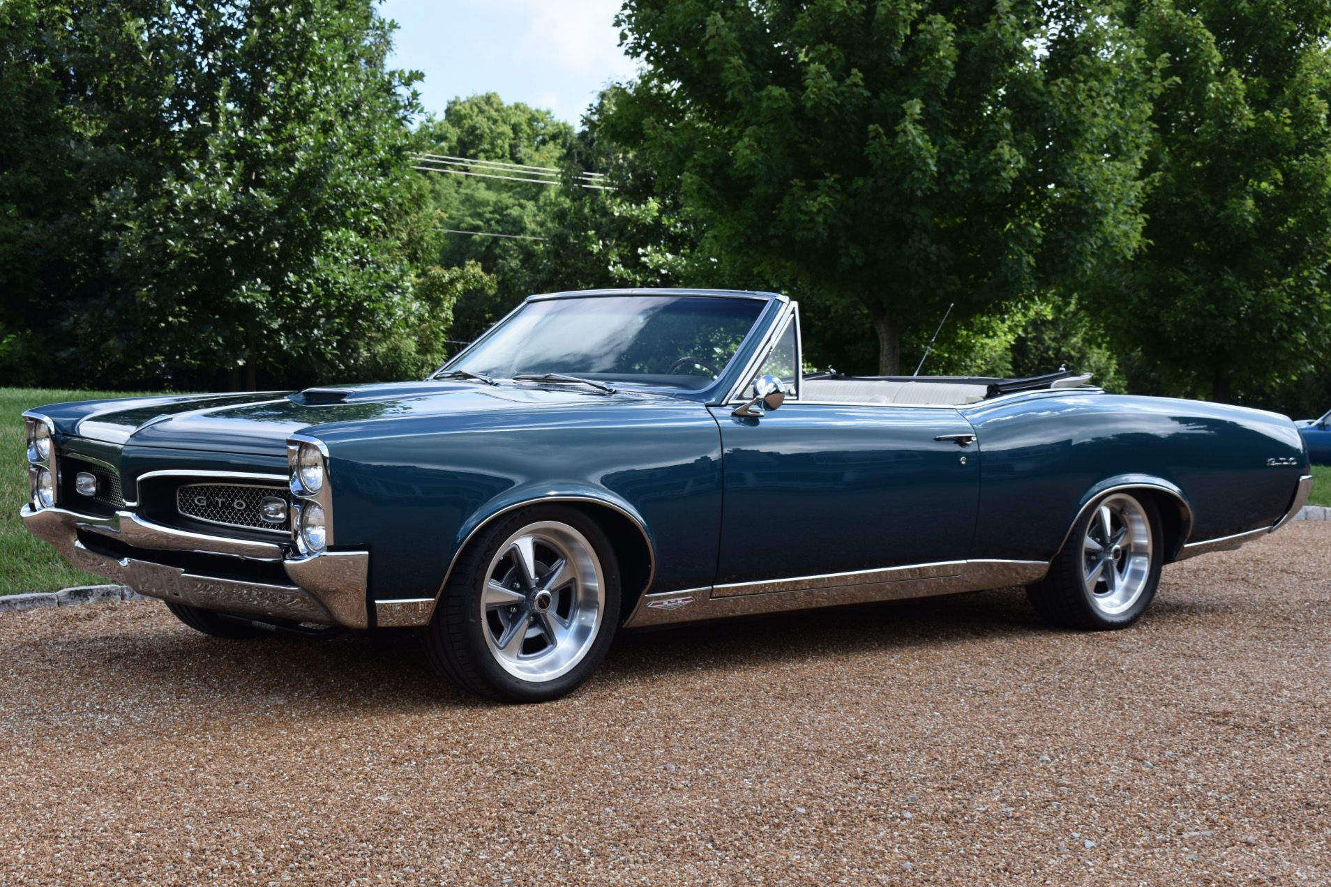 Wallpaper #1Gfl85IBSpphPi3-K3cN162 No Reserve 1967 Pontiac Gto Convertible Tri Power 5 Speed for Sale on