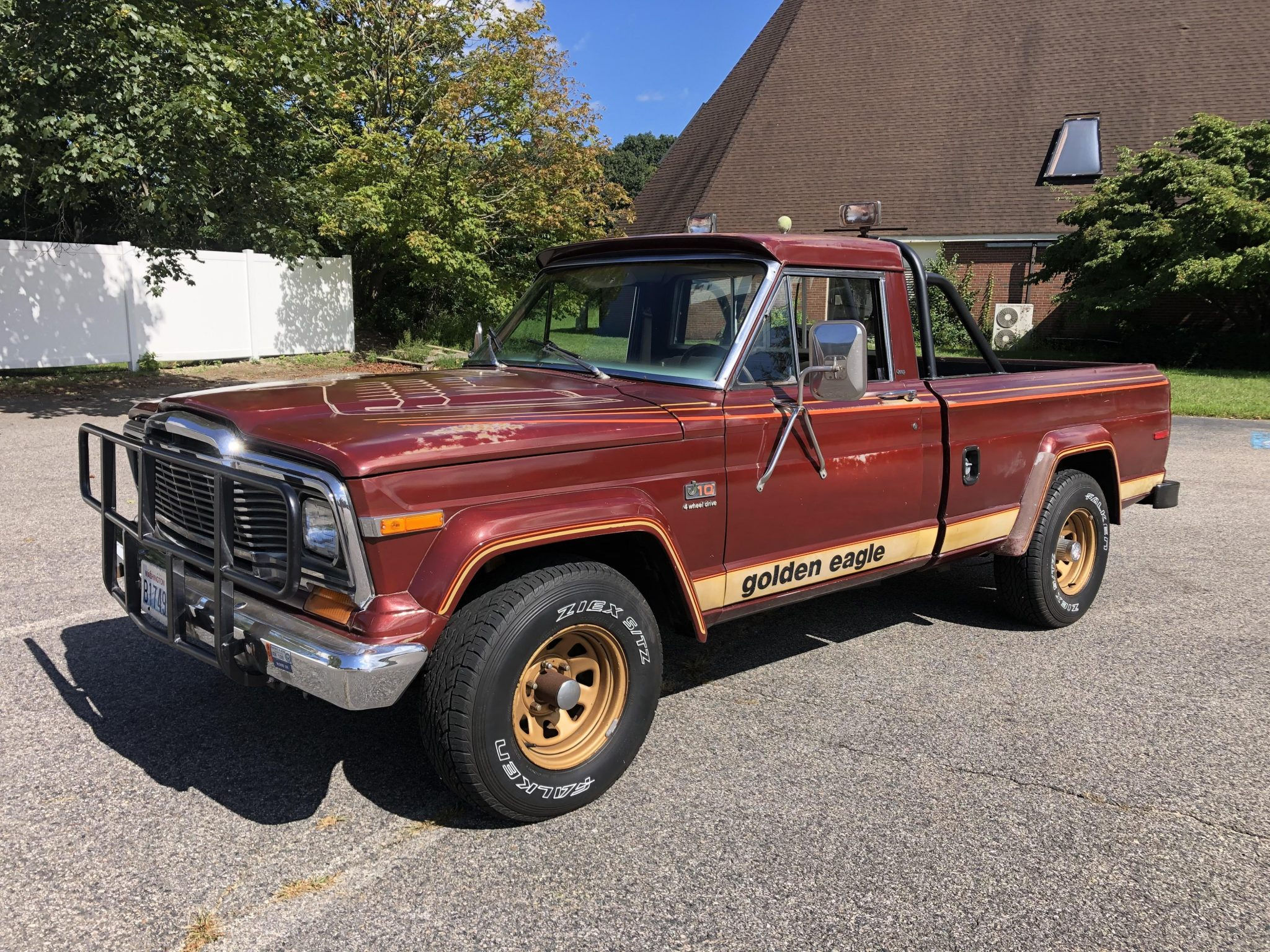 Wallpaper #-2f965IBSpphPi3-tU_r101 Jeep J10 Golden Eagle