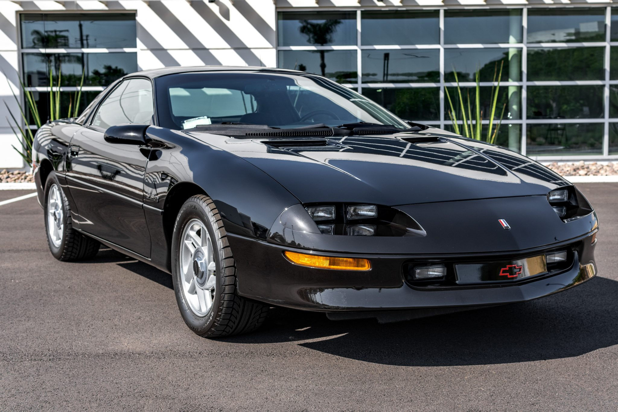 Wallpaper #GmfDBZMBSpphPi3-yr5s265 13k Mile 1994 Chevrolet Camaro Z28 6 Speed for Sale on Bat Auctions