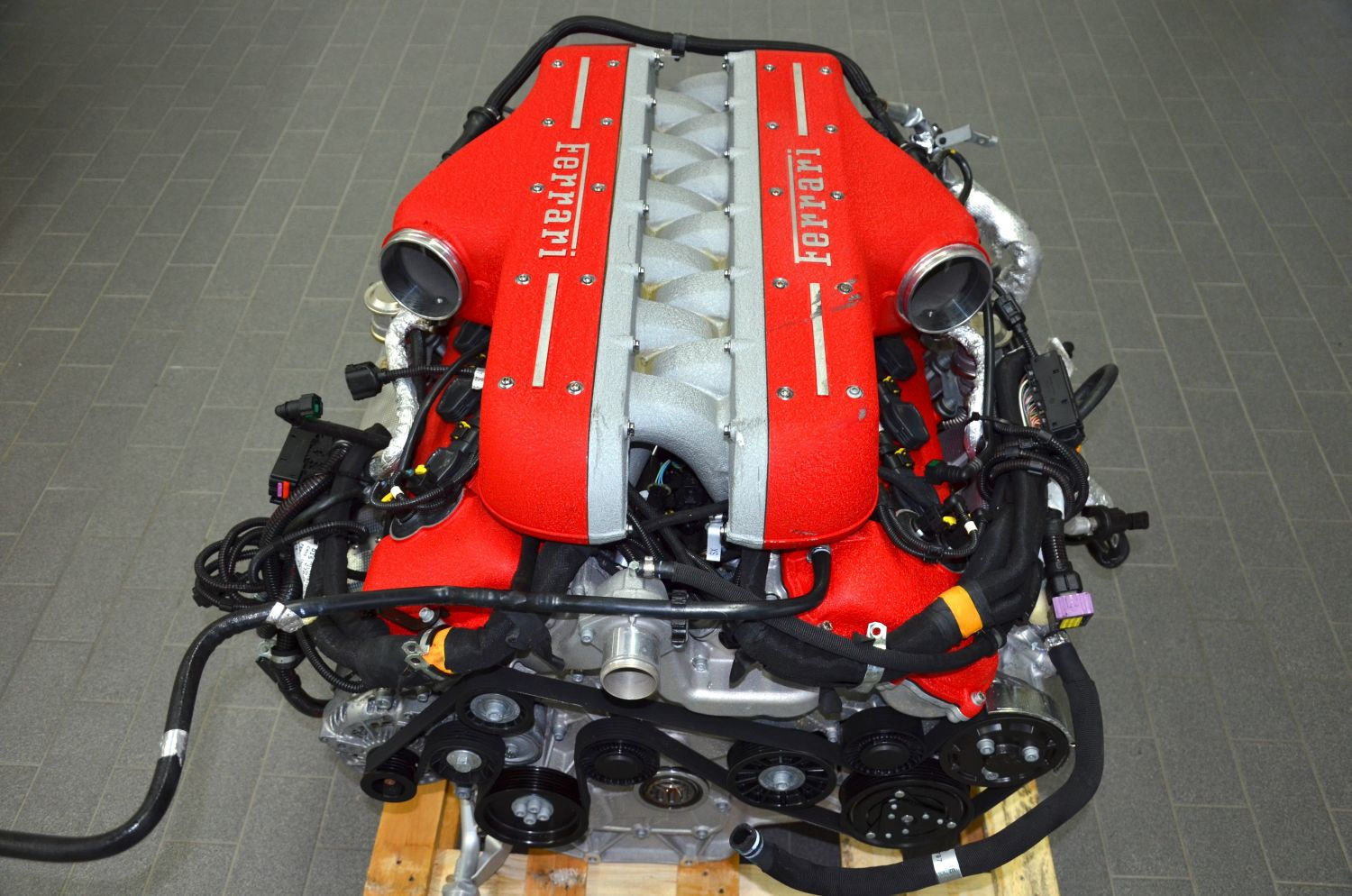 Wallpaper #v30N8o4Bnwiau_P6XArv12 Ferrari Ff Motor V12 485 Kw660 Ps 2012 Engine 12000 Km eBay