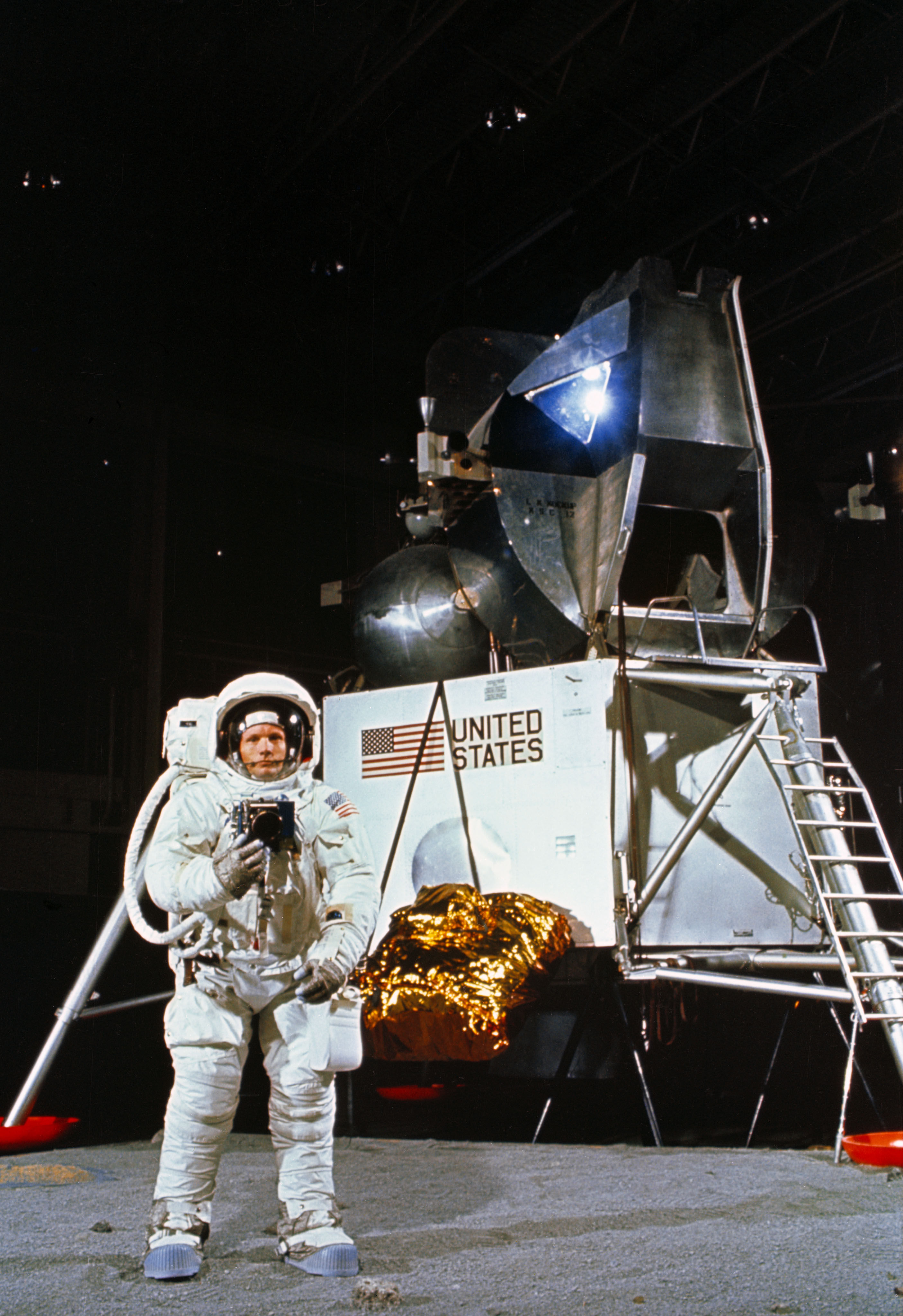 Wallpaper #e2eE_JIBSpphPi3-ZZiW125 Neil Armstrong Dead 1930 2012 Nasa Remembers American Icon Space