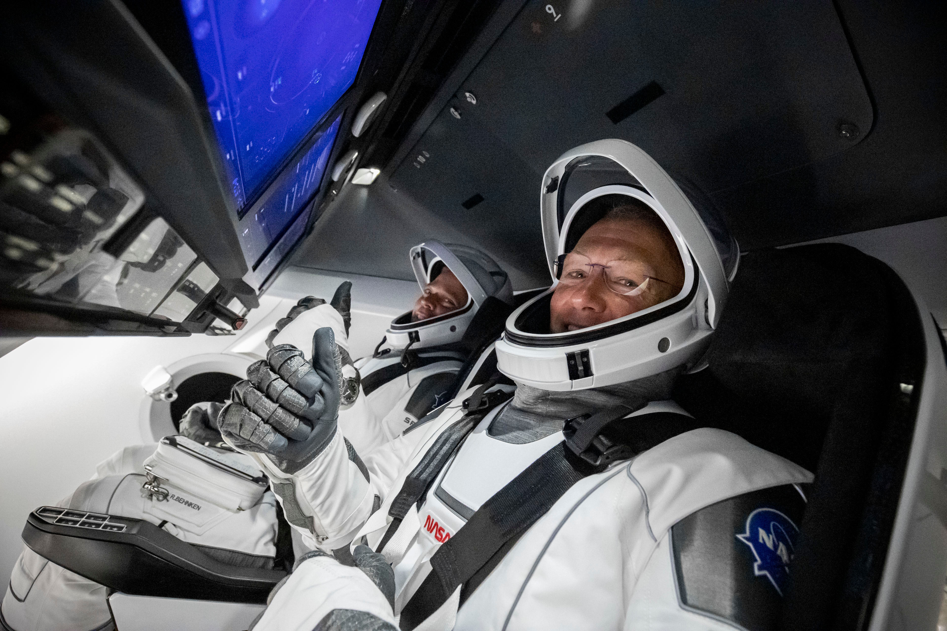 Wallpaper #e2eE_JIBSpphPi3-ZZiW132 New Spacex Spacesuits Get Five Star Rating from Nasa Astronauts Space