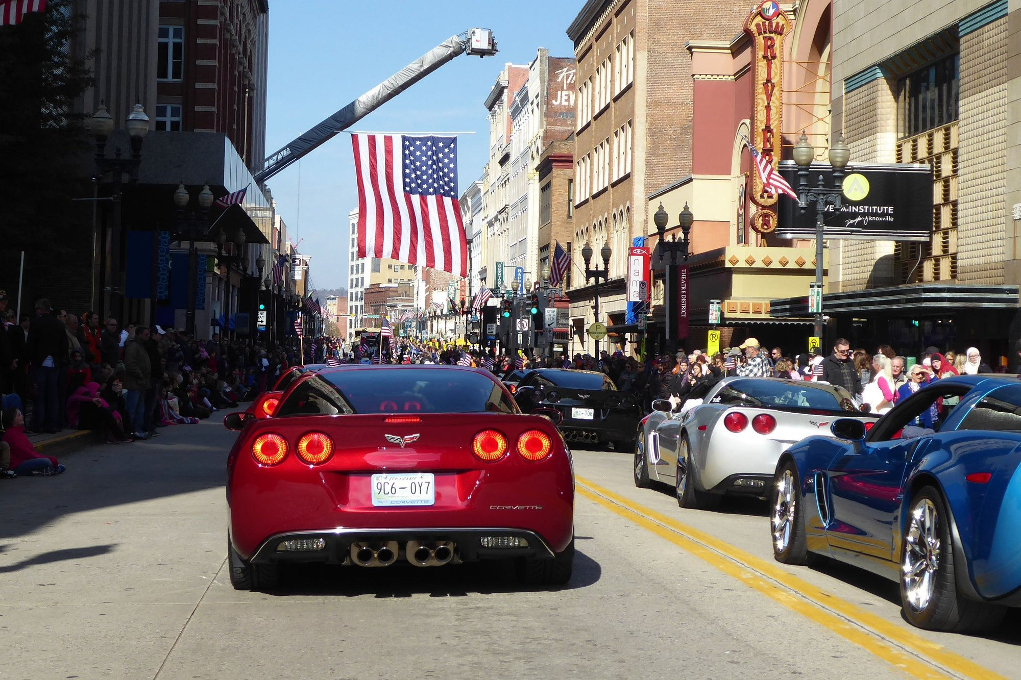 Wallpaper #VGfbBpMBSpphPi3-scPf292 Photos Corvettes Honor Our Veterans in Knoxville Parade