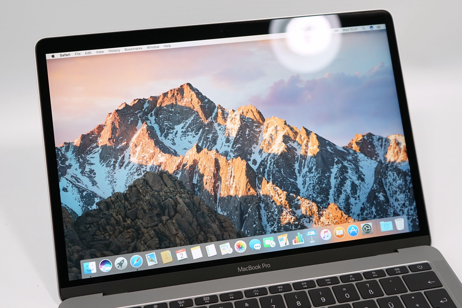 Wallpaper #eGen9pIBSpphPi3-uIRk207 2017 Apple Mac Pro Aidlassa