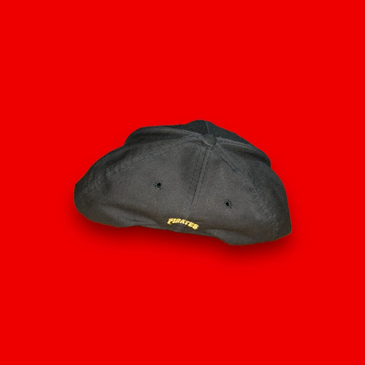 Wallpaper #0HdlJpMB-pgBXx60vKEN34 MLB Mens Black and Yellow Hat Depop