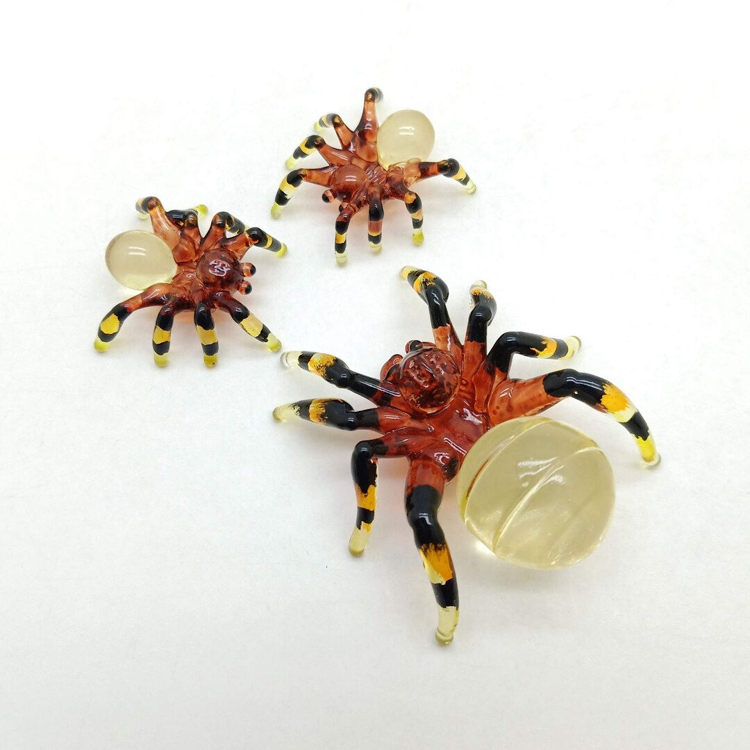 Wallpaper #H_SpOZMBKFX8bn3rSXeg174 3 Spiders Figurine Hand Blown Glass Miniature Animal Etsy