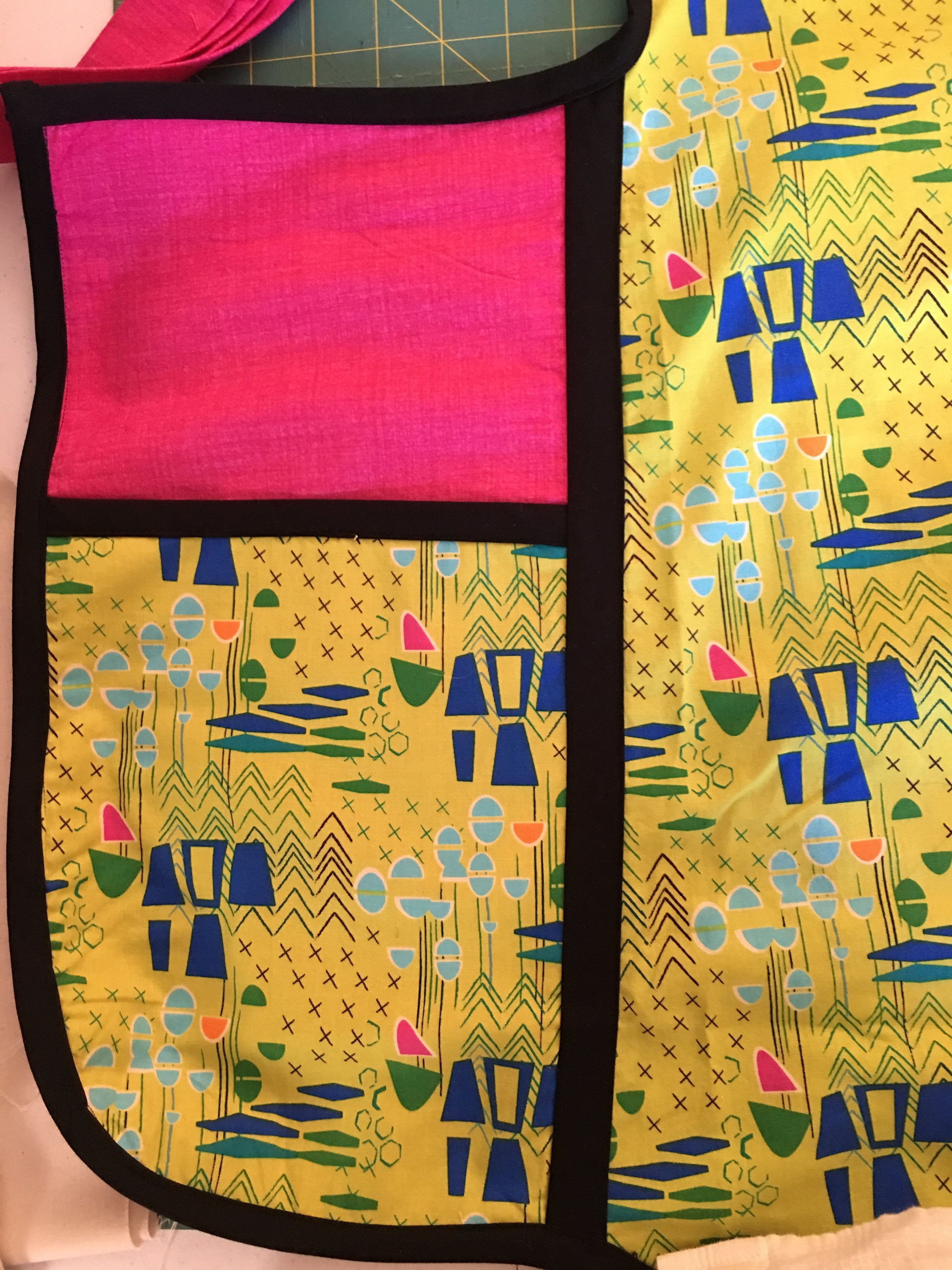 Wallpaper #U7gq25IBJvJKYCmEGfWT370 Neon Modern Art Apron