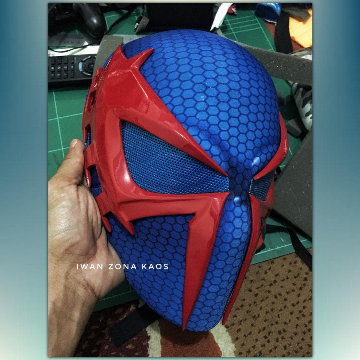 Wallpaper #VwDZ6o4BSdW8dNouhxBy42 Spider Man 2099 Mask