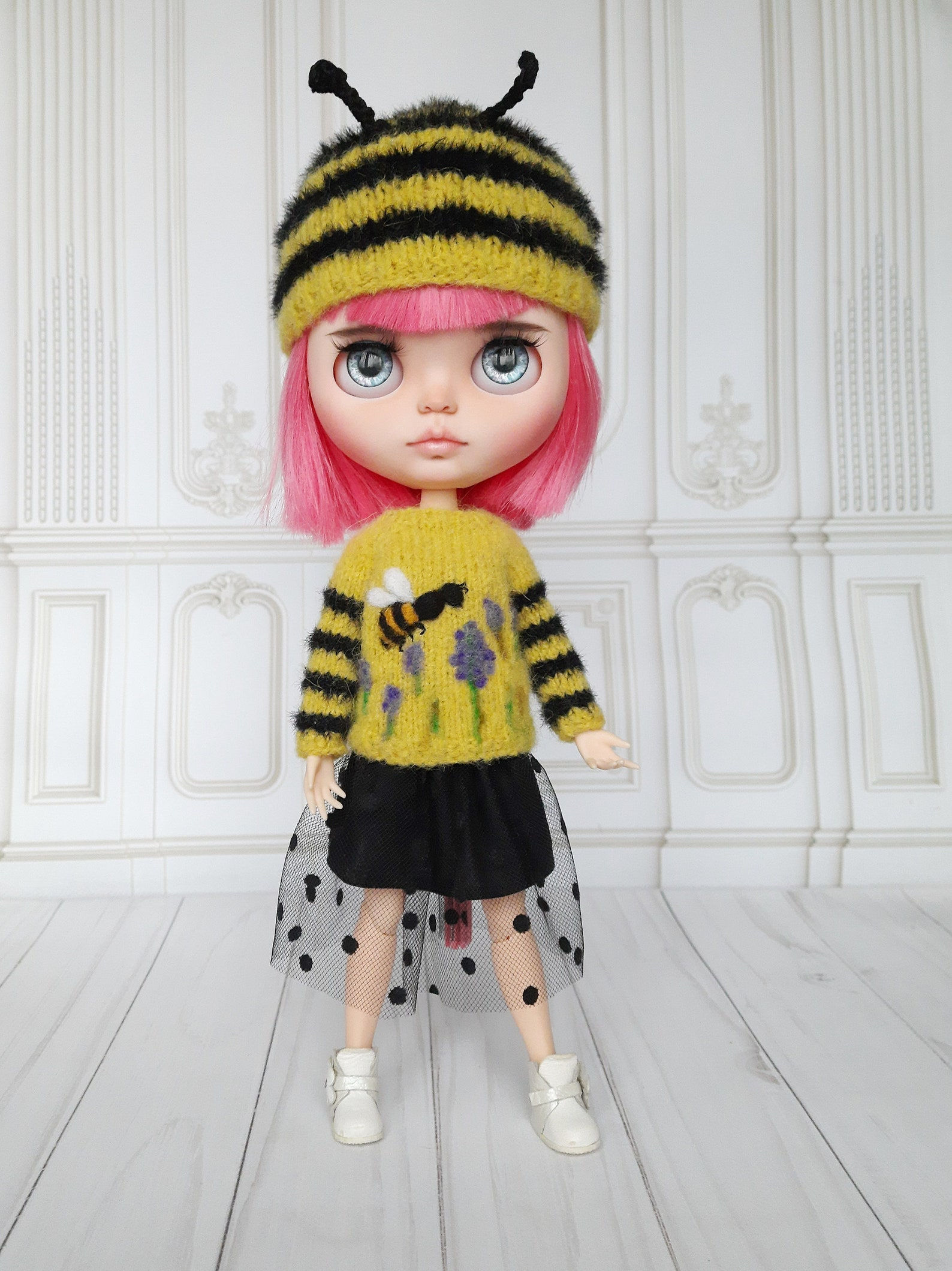Wallpaper #0HdlJpMB-pgBXx60vKEN124 Blythe Bee Hat Black and Yellow Hat for Blythe Etsy