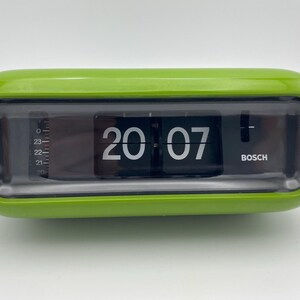 Wallpaper #2LgT3ZIBJvJKYCmEjv7f285 Green Space Age Clock Etsy
