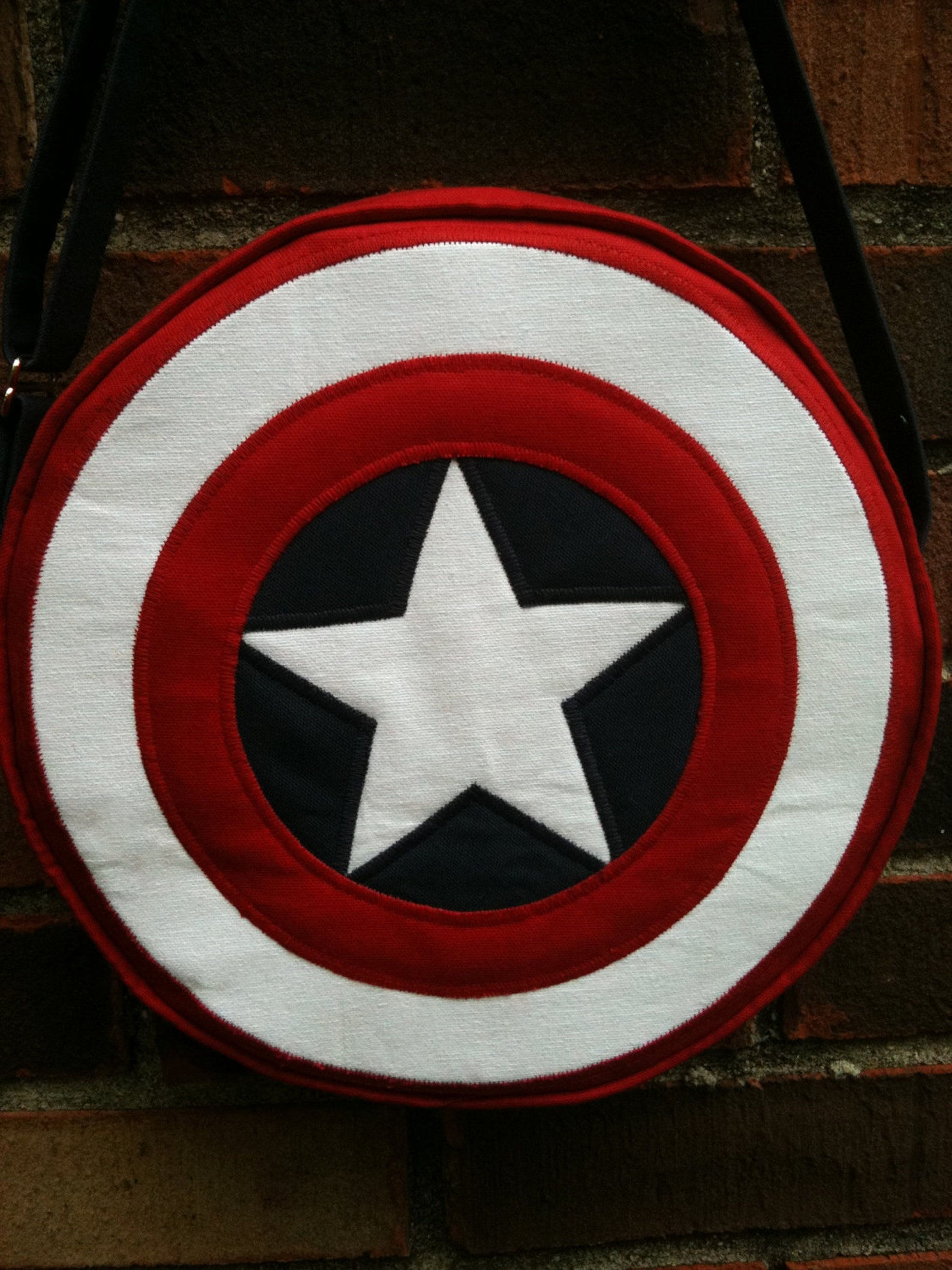 Wallpaper #4jG8NZMB5zzyi_yY2lc313 Captain America Shield Round Bag Purse with Adjustable Etsy