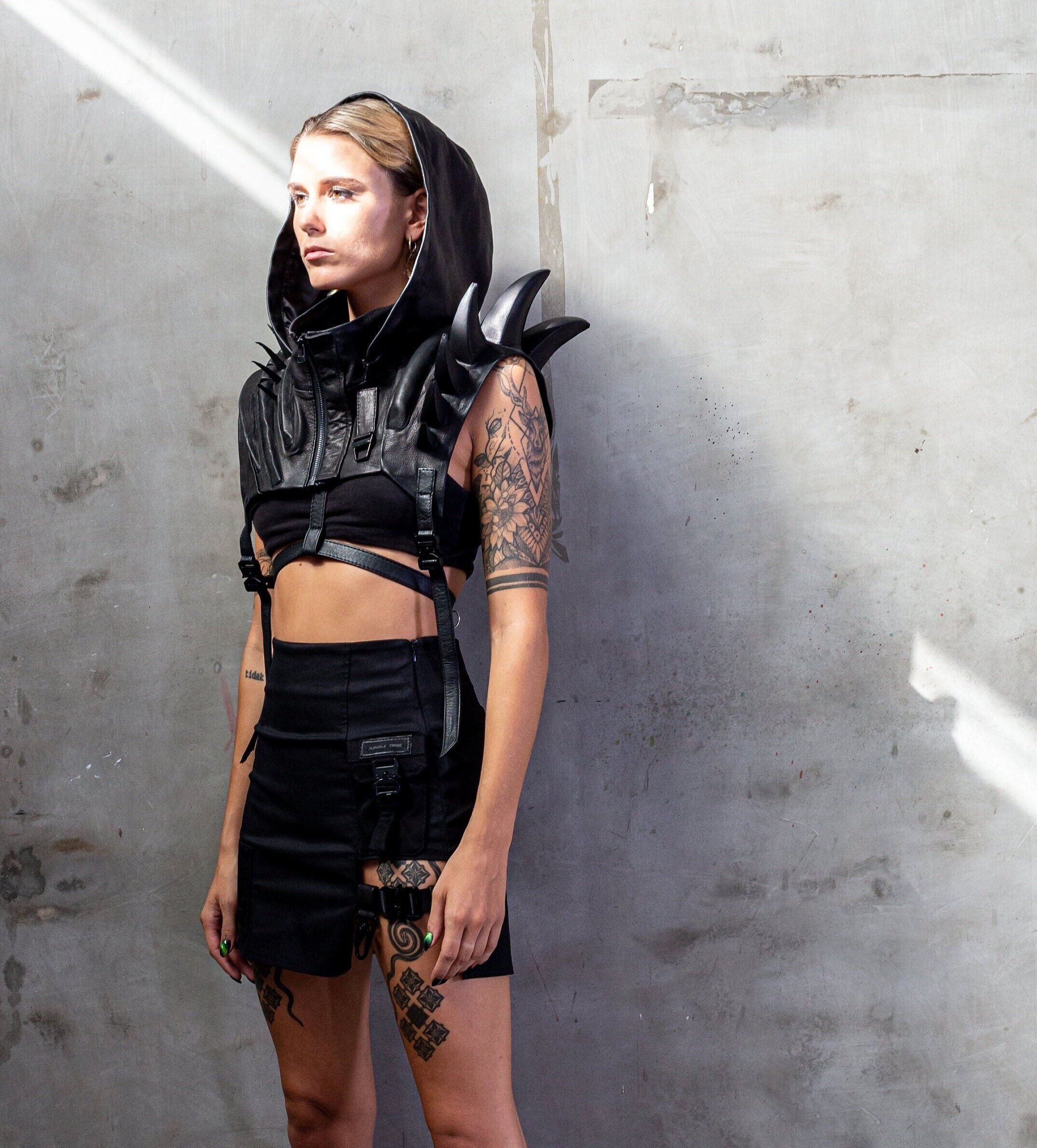 Wallpaper #r0VckI4B7YBJg1BVDp1n8 Sole Defender Futuristic Cyberpunk Leather Shoulder Hood Etsy