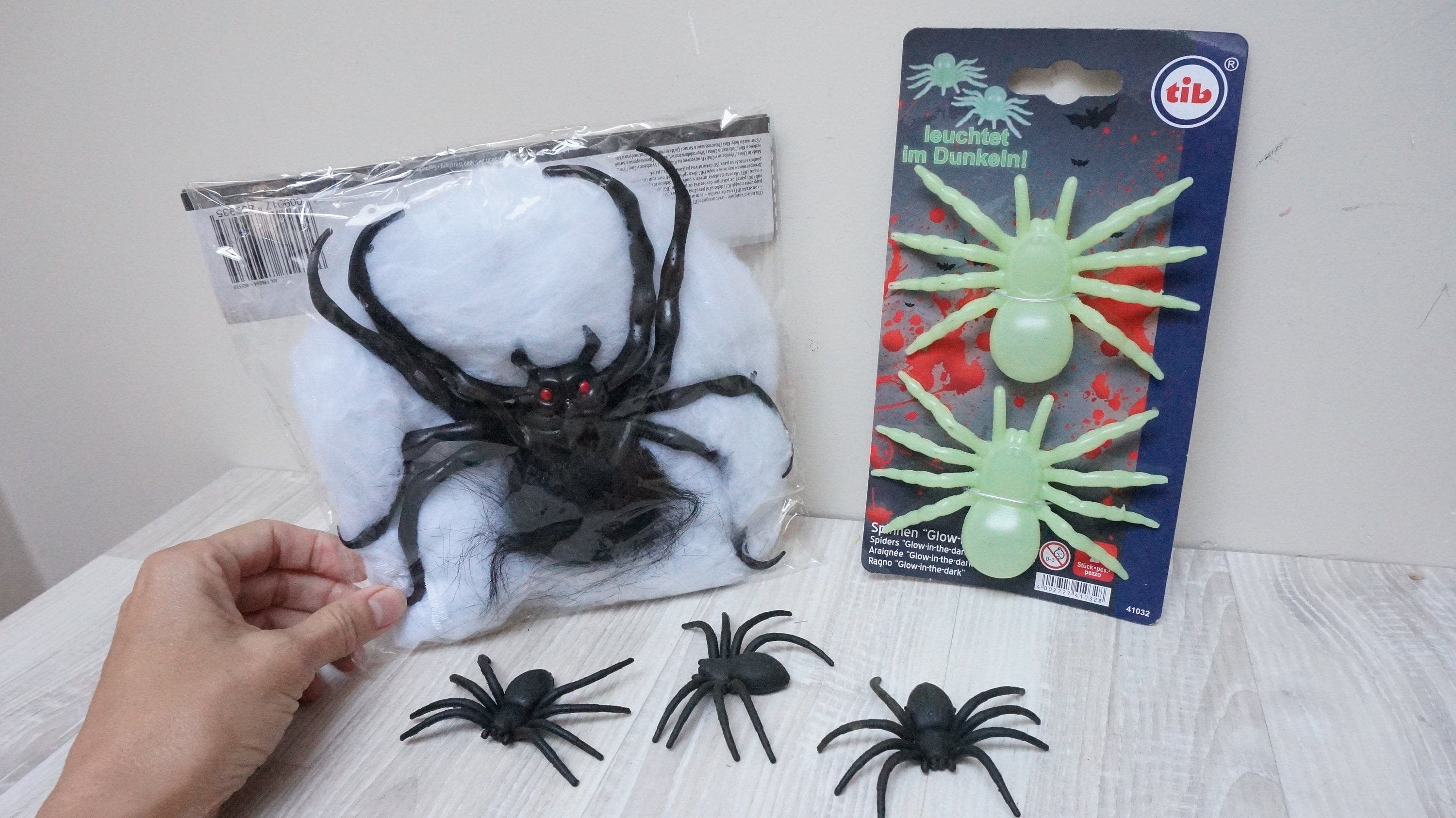 Wallpaper #1fQOOpMBKFX8bn3r-3cr33 Choose Set of 1 2 or 3 Spiders Spider Halloween Doll Vintage Etsy Canada