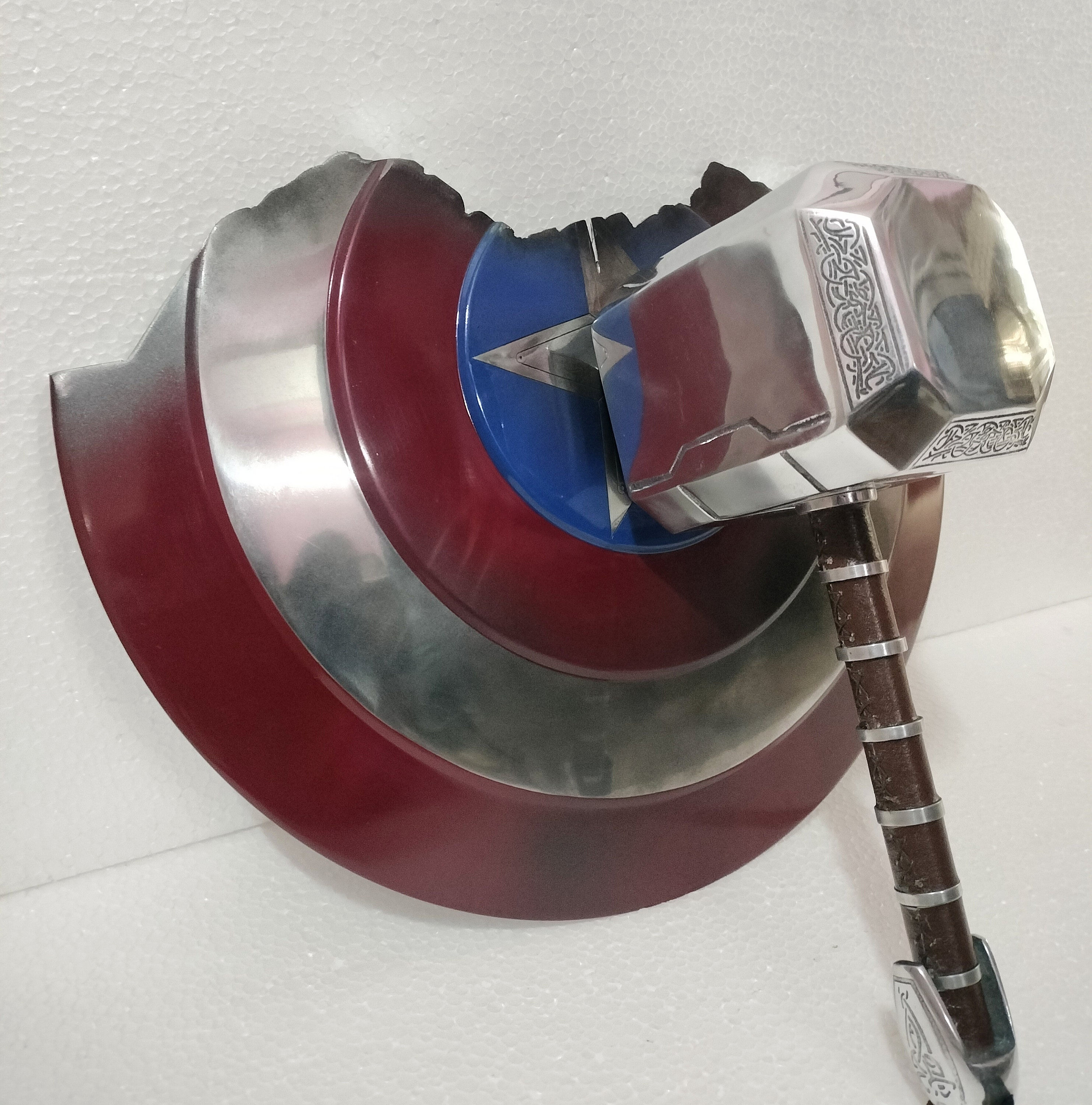 Wallpaper #6mdwCZMBSpphPi3-es_S147 Combo Captain America Broken Shield and Thor Hammer Full Size Handmade