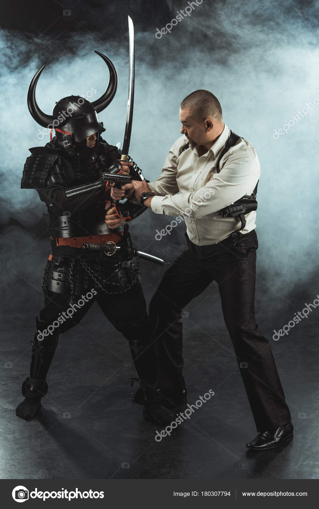 Wallpaper #gkA2MZMBJhL2WPbaCsWi36 Armored Samurai Fighting Man Who Holding Gun Free Stock Photo