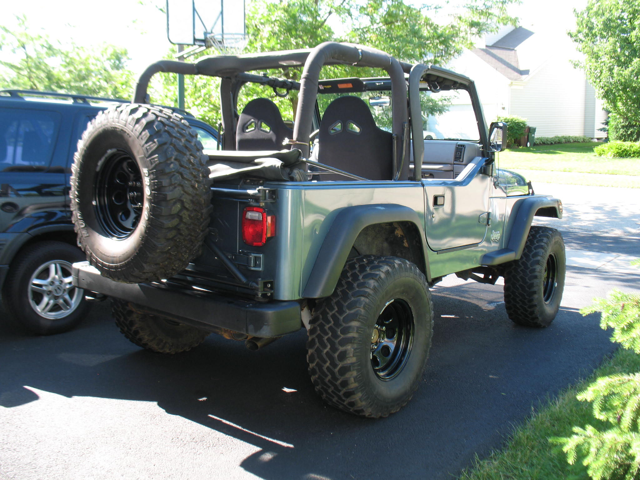 Wallpaper #ZGev7JIBSpphPi3-wVRN124 Jeep Wrangler with 33 Inch Tires