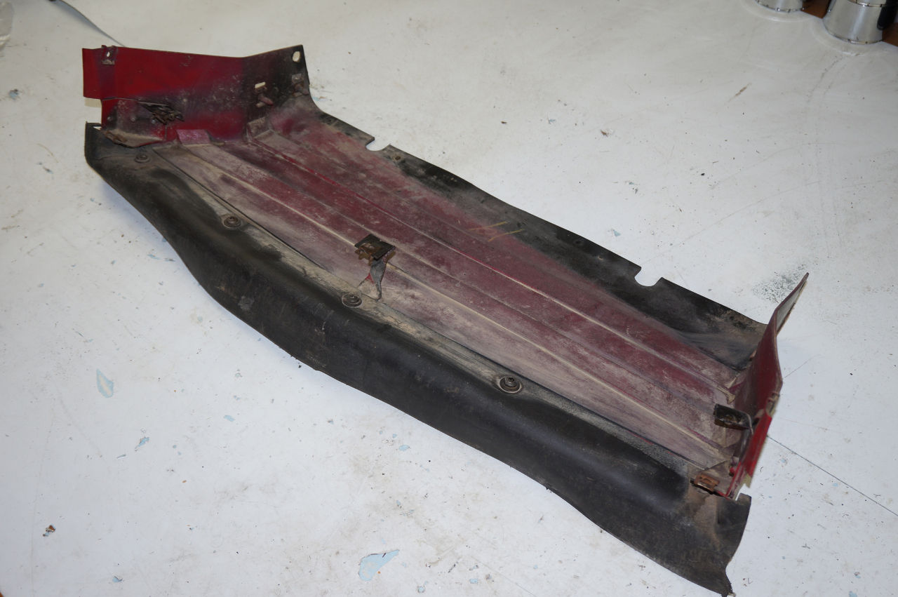 Wallpaper #G7iC25IBJvJKYCmEuPdD329 1991 1996 Chevy Corvette C4 Front Lower Center Air Deflector Used Oem