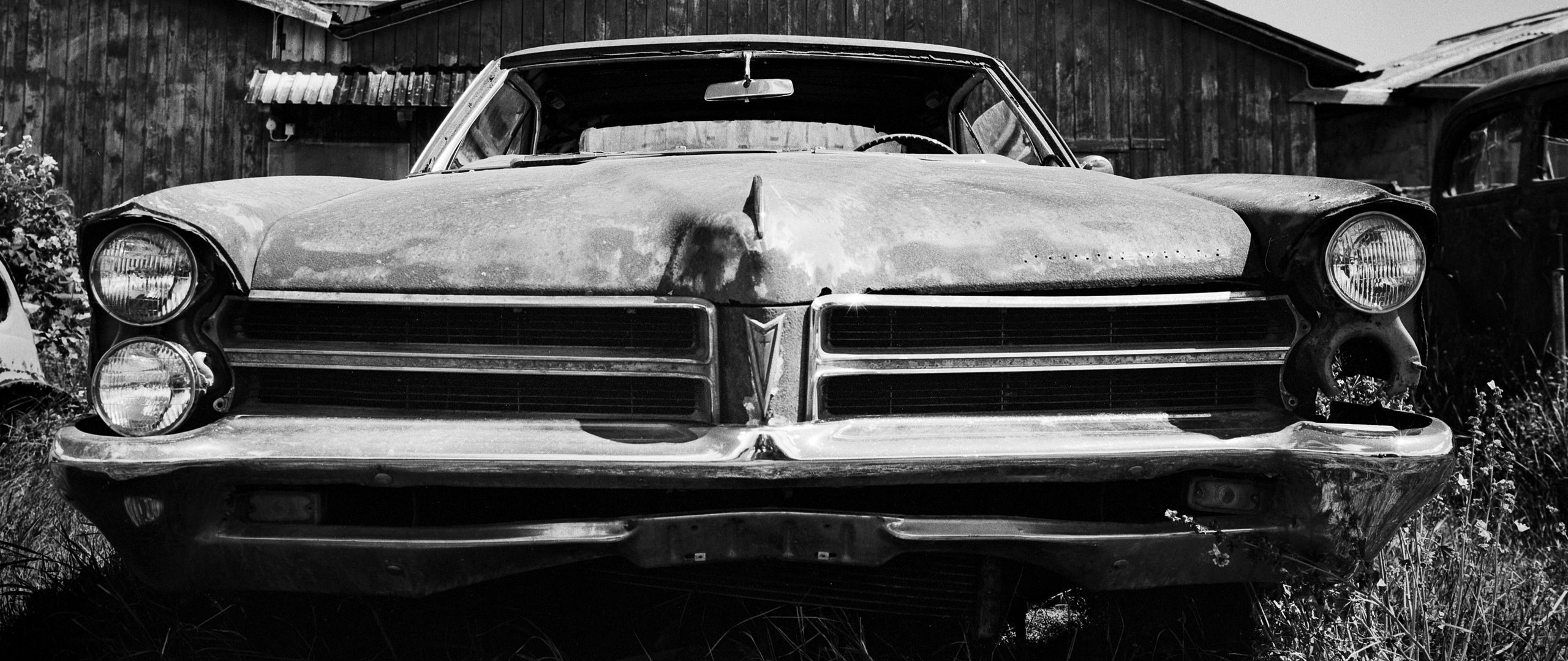 Wallpaper #SCzLSZMB0E1QgA7wqPTc184 Download Wallpaper 2560x1080 Car Front View Retro Old Black and