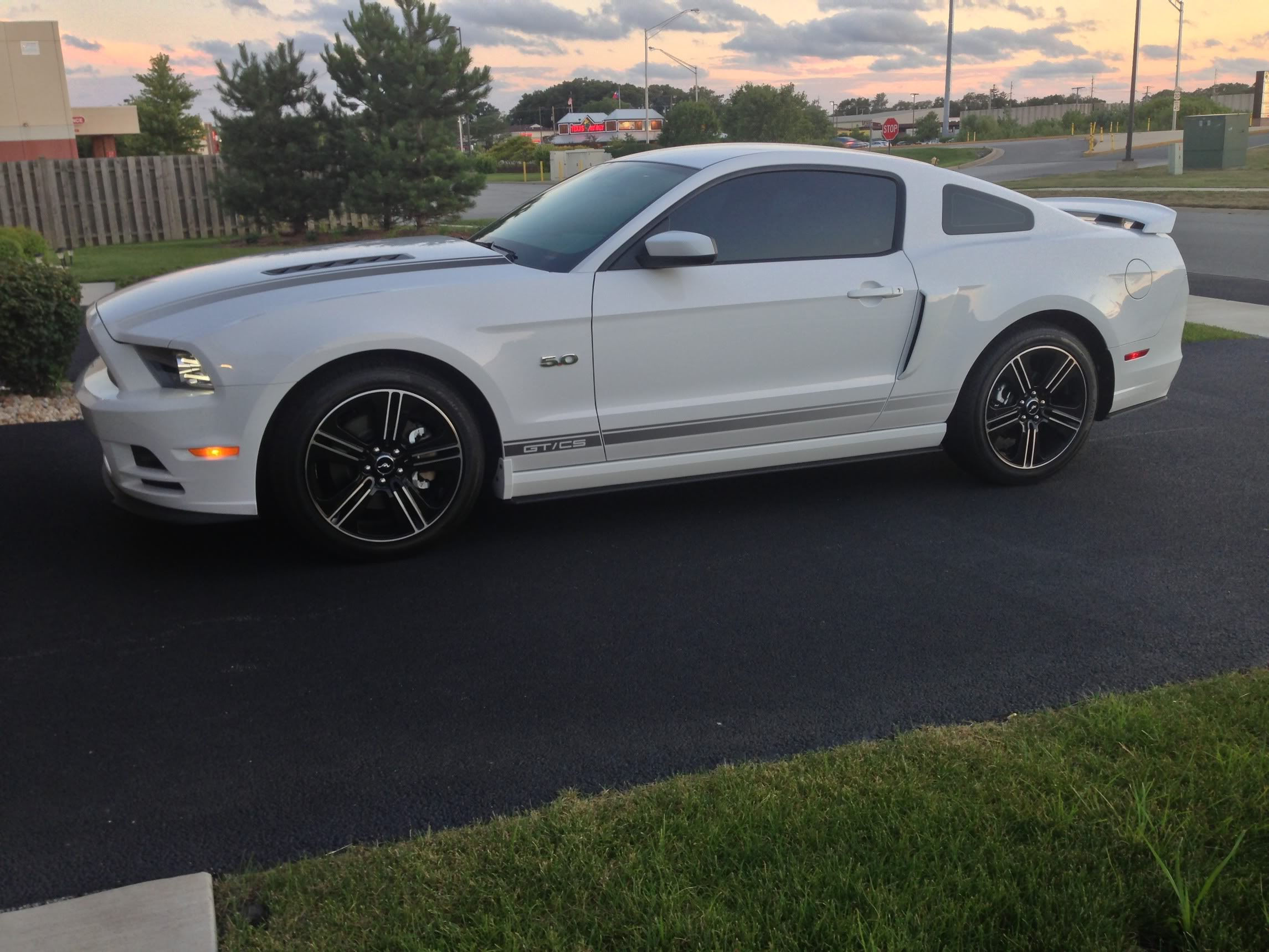 Wallpaper #M2d_CZMBSpphPi3-59AJ193 Calling All Owners of White Mustangs Page 31 Mustangforumscom
